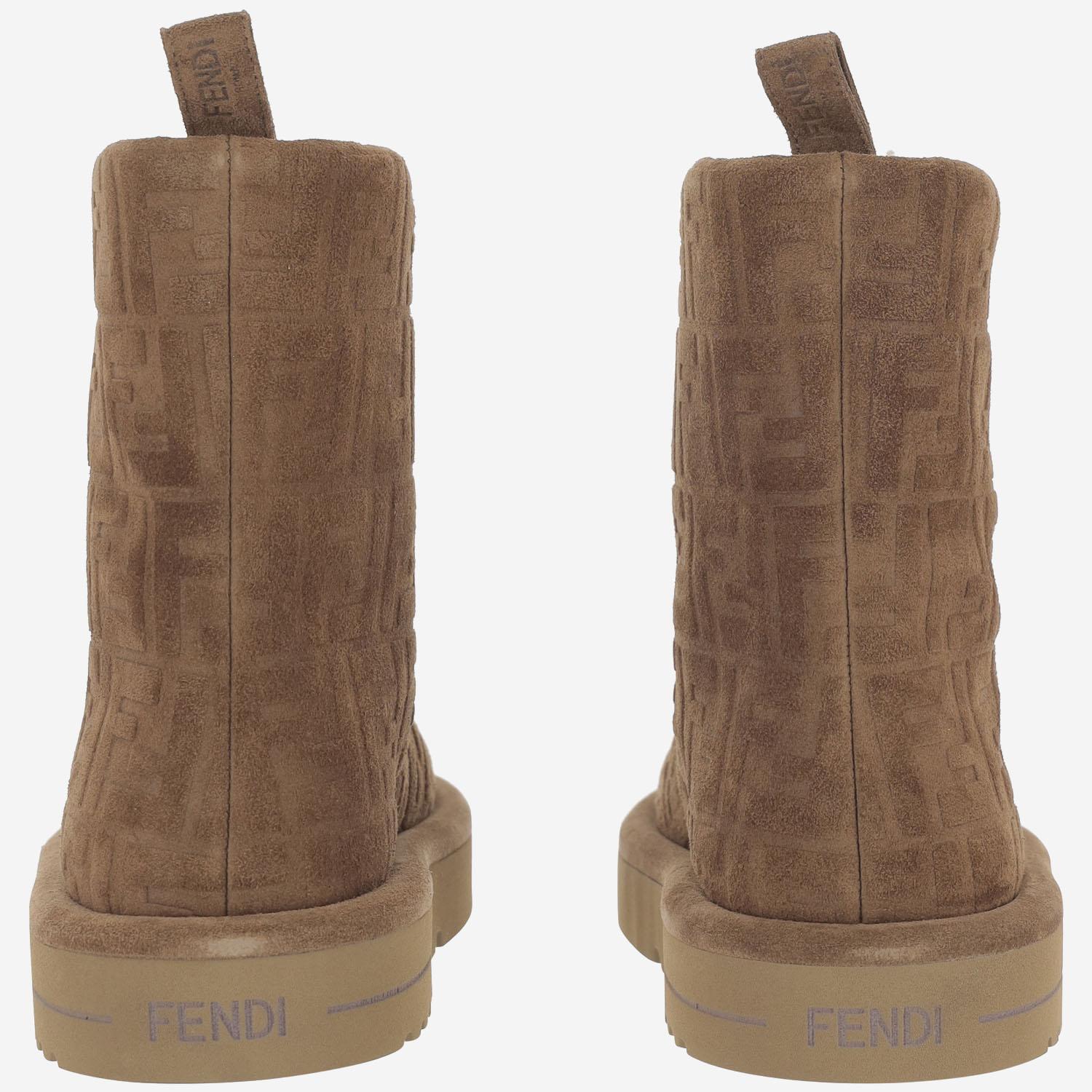 Apres Chic in camoscio FF 8T8606 ASA1F0C23 FENDI