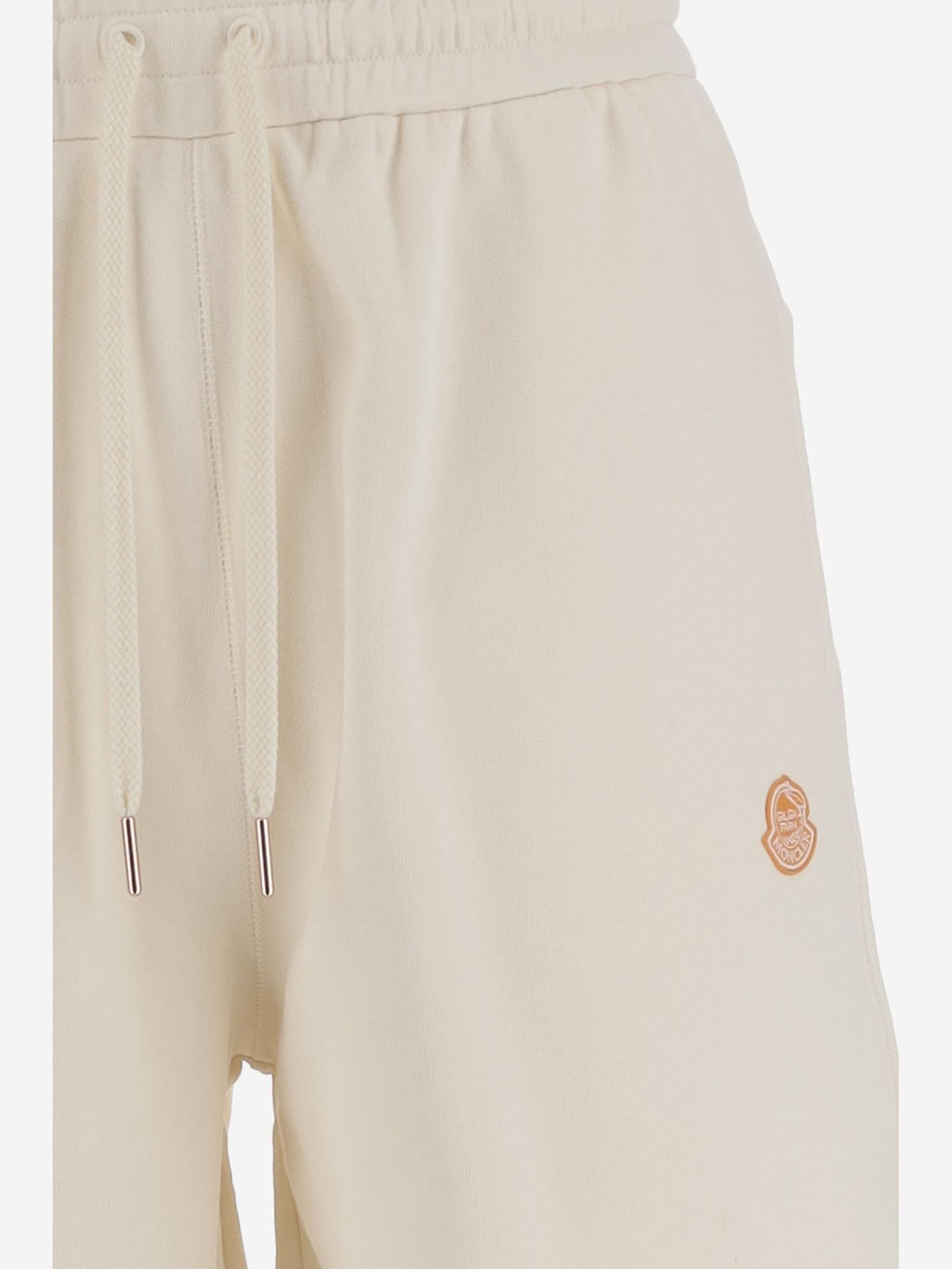 PANTALONI CORTI IN COTONE 8H0000289AUJ 02B MONCLER