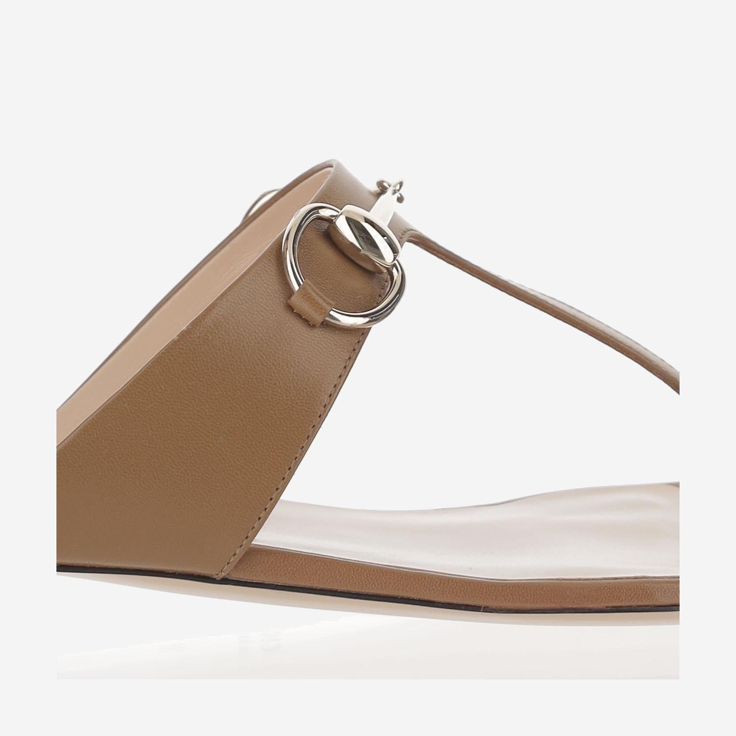 SANDALO INFRADITO IN PELLE 816590 C9D002712 GUCCI