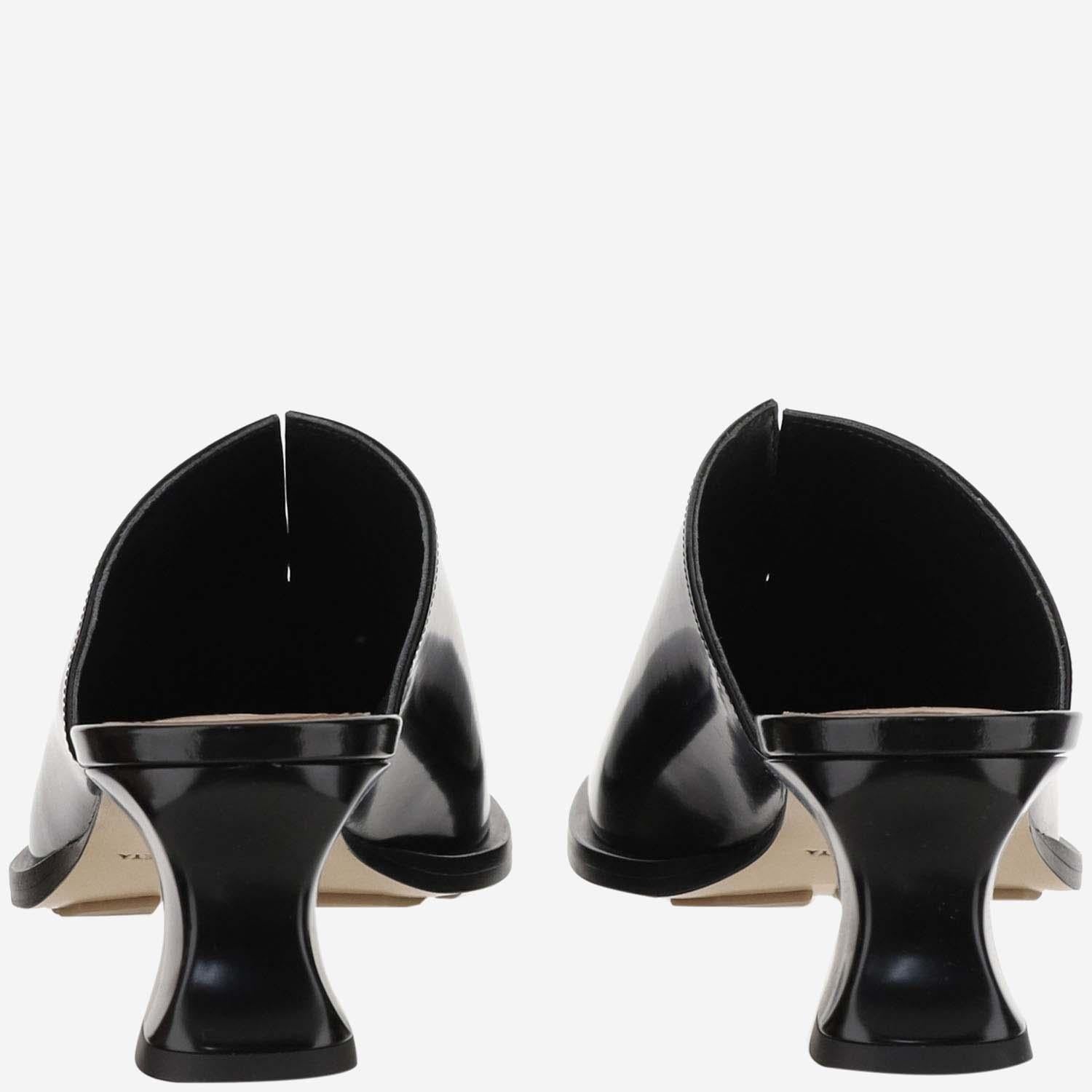 MULES CHA-CHA IN PELLE 787035 V4BO01000 BOTTEGA VENETA