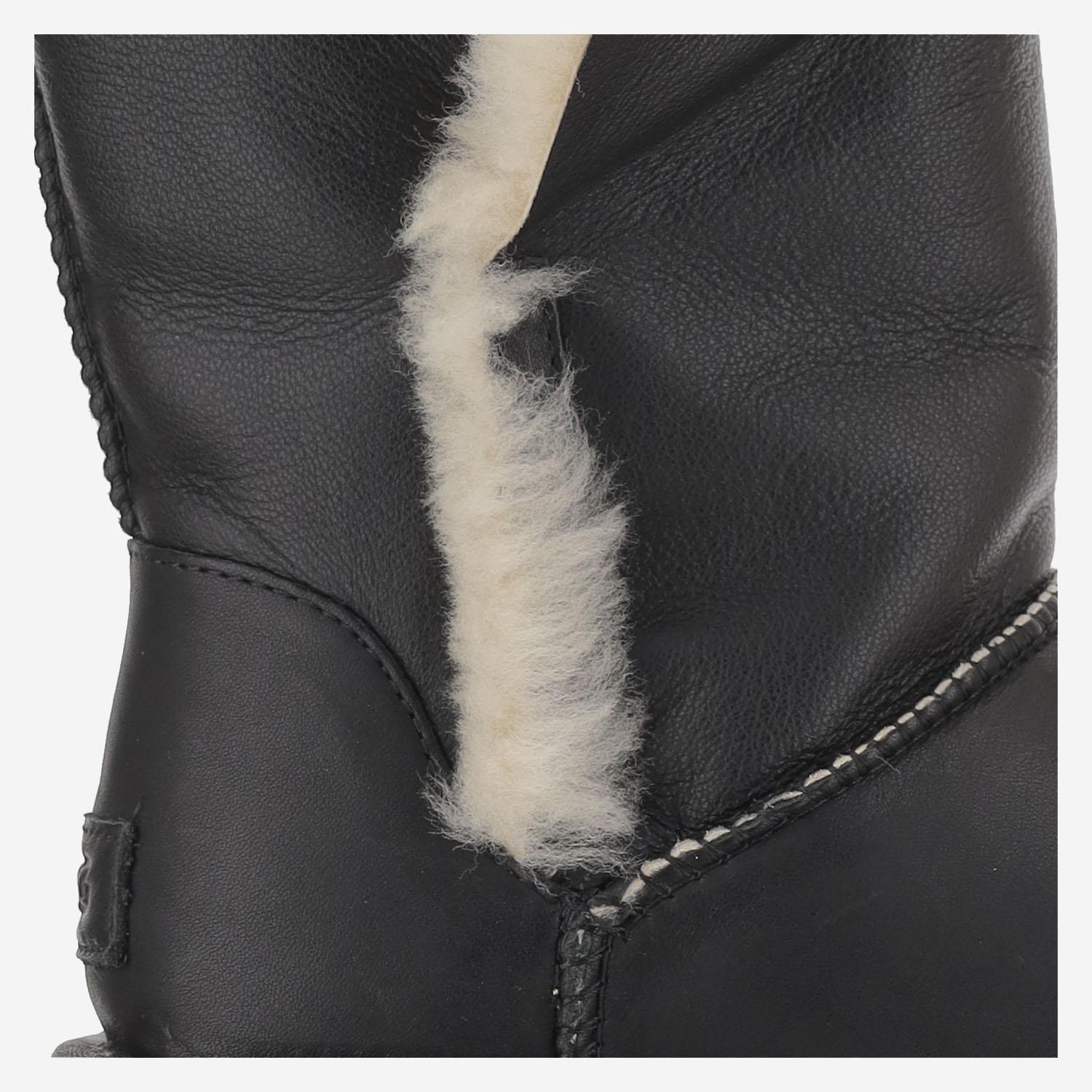 Stivali Classic Esmee 1172590 BLK UGG