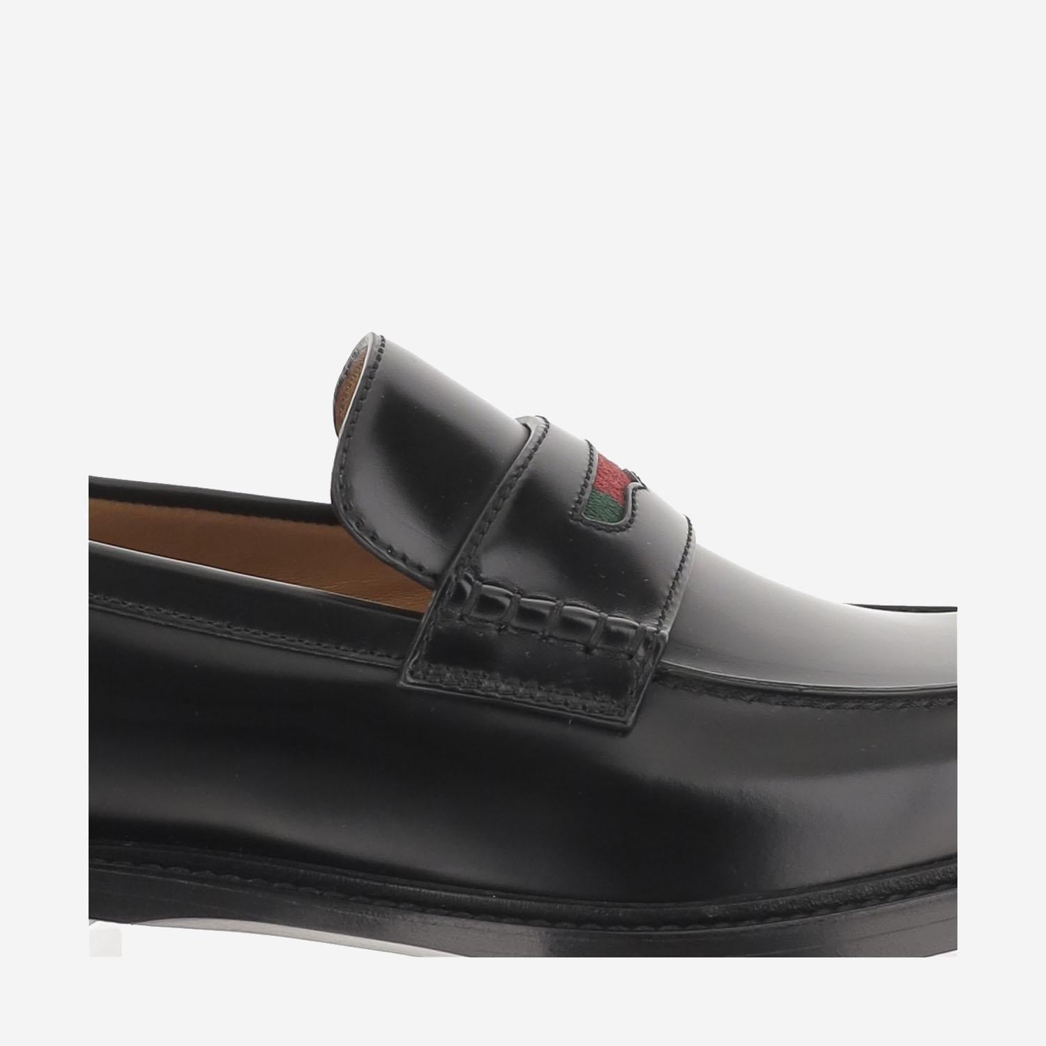 Mocassino in pelle con dettaglio Web 838136 AAEYD1060 GUCCI