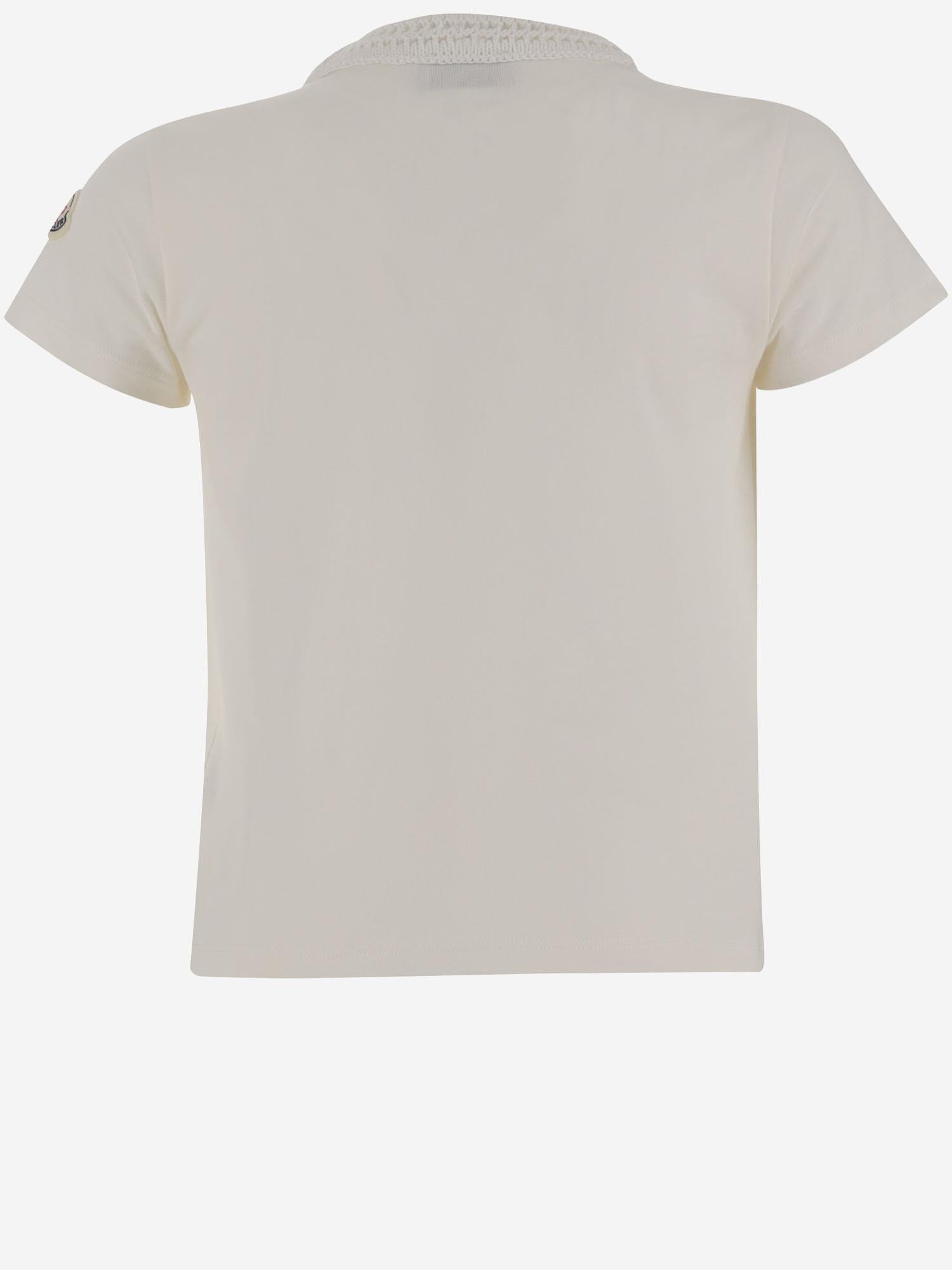 T-shirt in cotone con dettaglio realizzato alluncinetto 8C0004183907 034 MONCLER ENFANTS