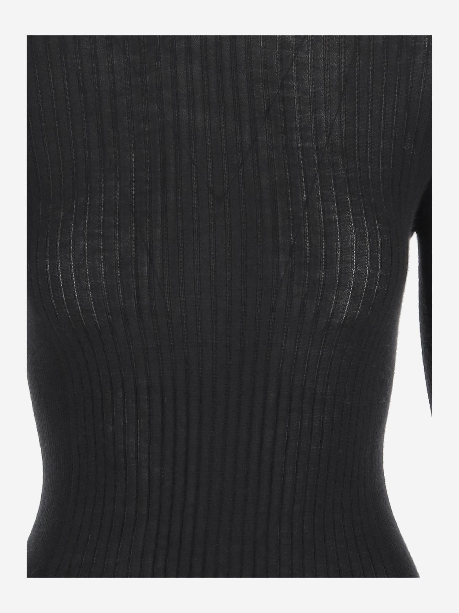 MAGLIA IN CASHMERE E SETA A COSTE W25613 0900 SASUPHI