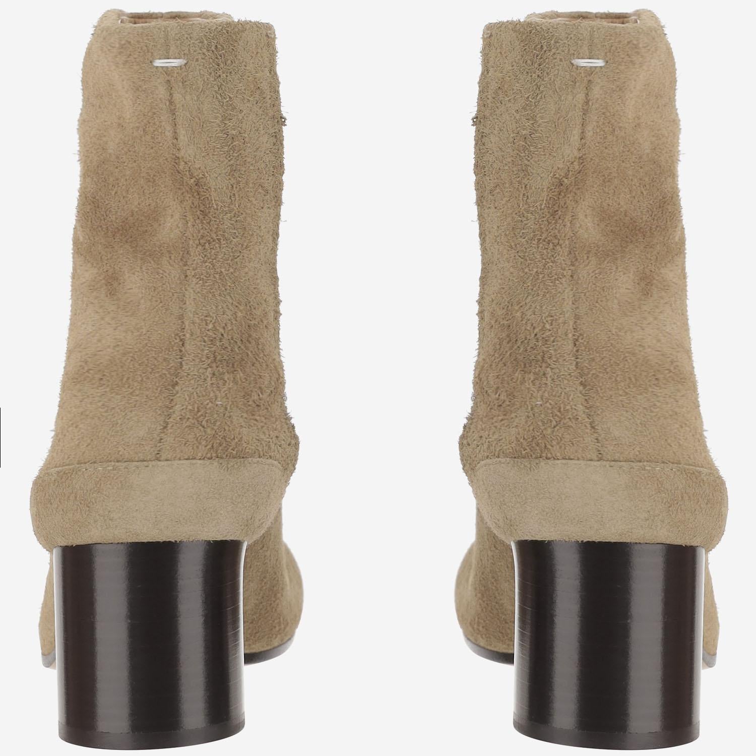 Stivaletti Tabi in pelle scamosciata S58WU0246 P8270T2077 MAISON MARGIELA