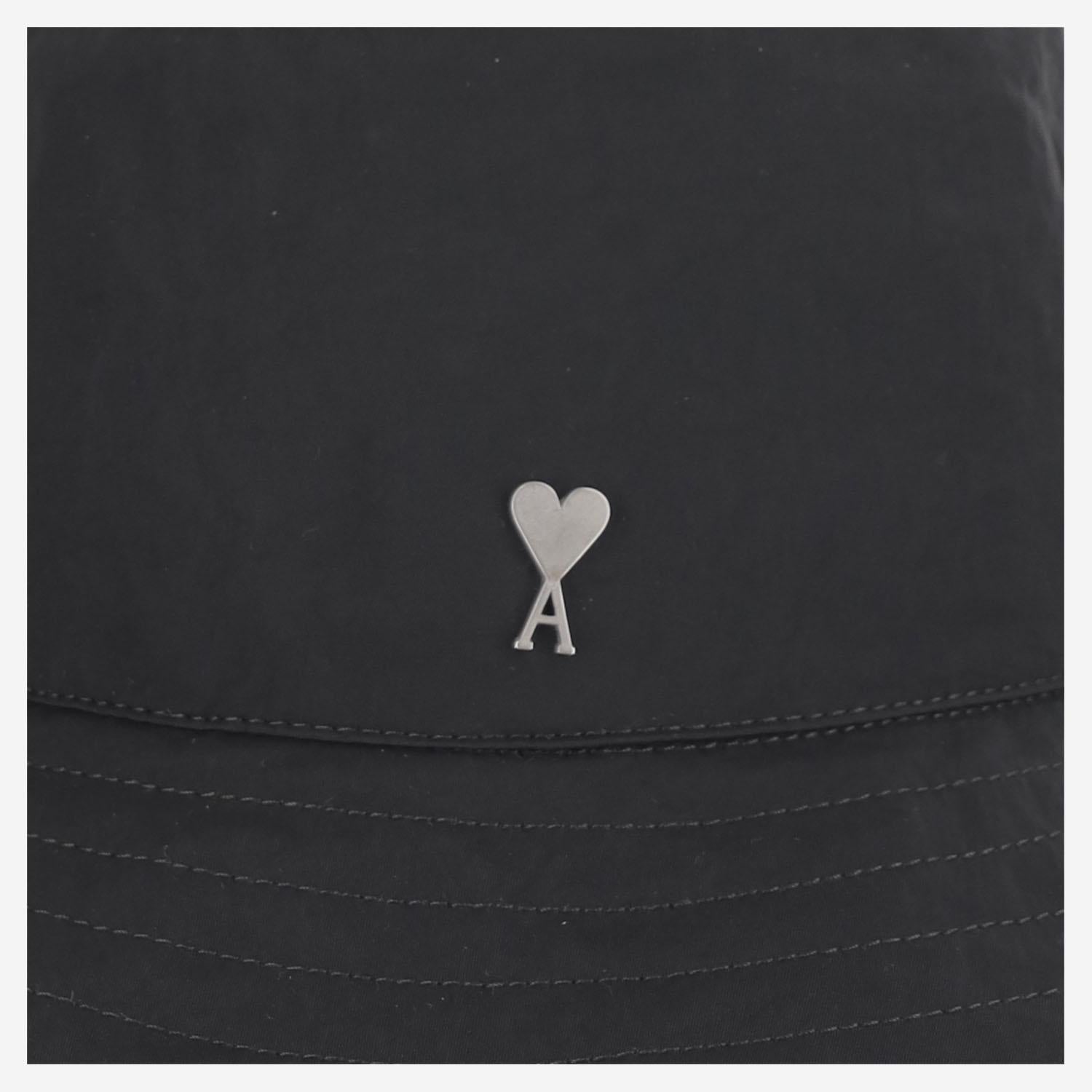 CAPPELLO BUCKET IN NYLON CON LOGO UHA671PA0035 020 AMI