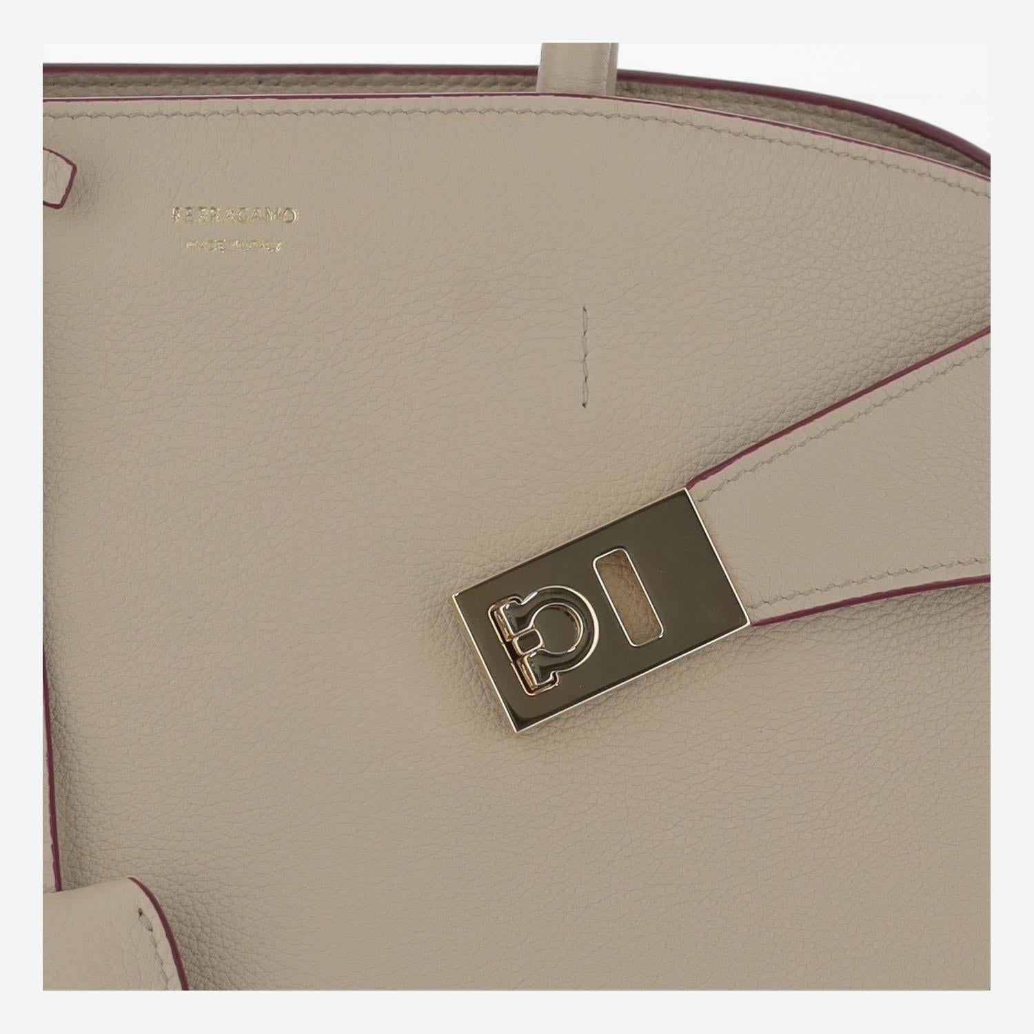 SALVATORE FERRAGAMO 215608BEIGE