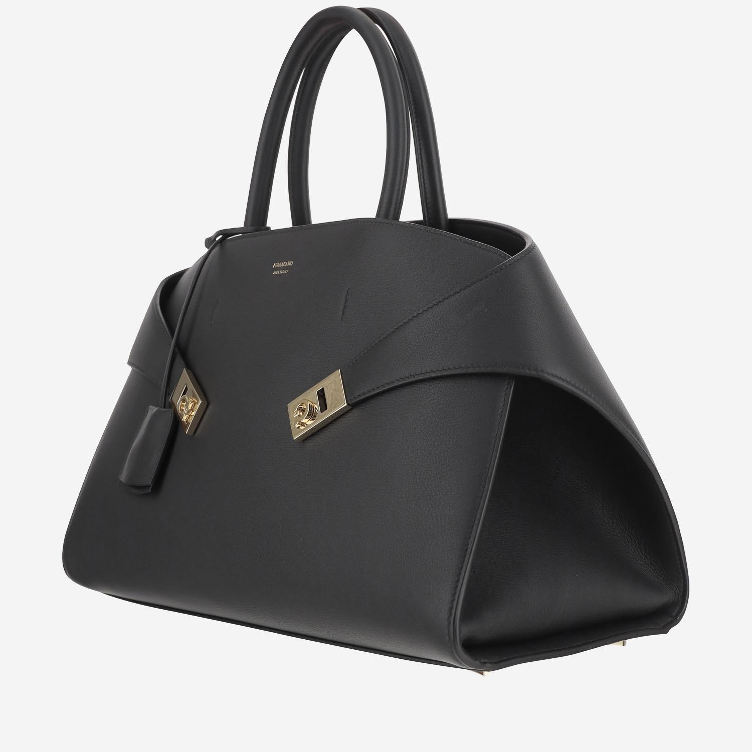 SALVATORE FERRAGAMO 215921NERO