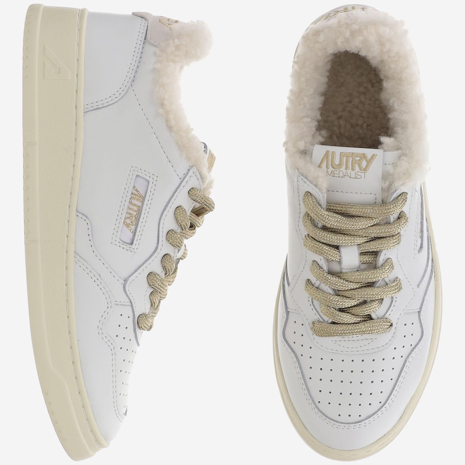 SNEAKERS LOW MEDALIST IN PELLE AULWWX01 WHTWHT AUTRY