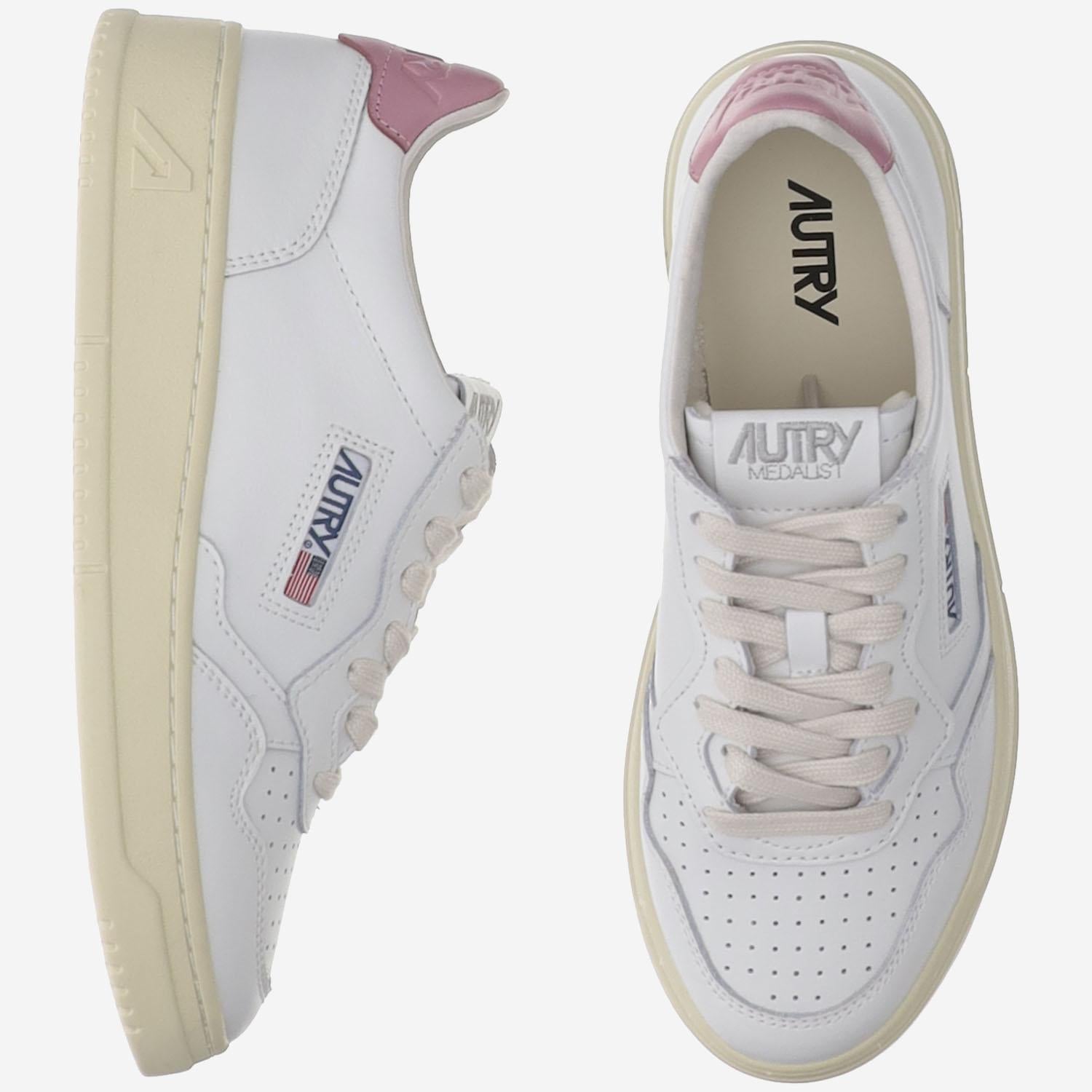 SNEAKERS LOW MEDALIST IN PELLE AULWLL88 WHTPOLIGNAC AUTRY