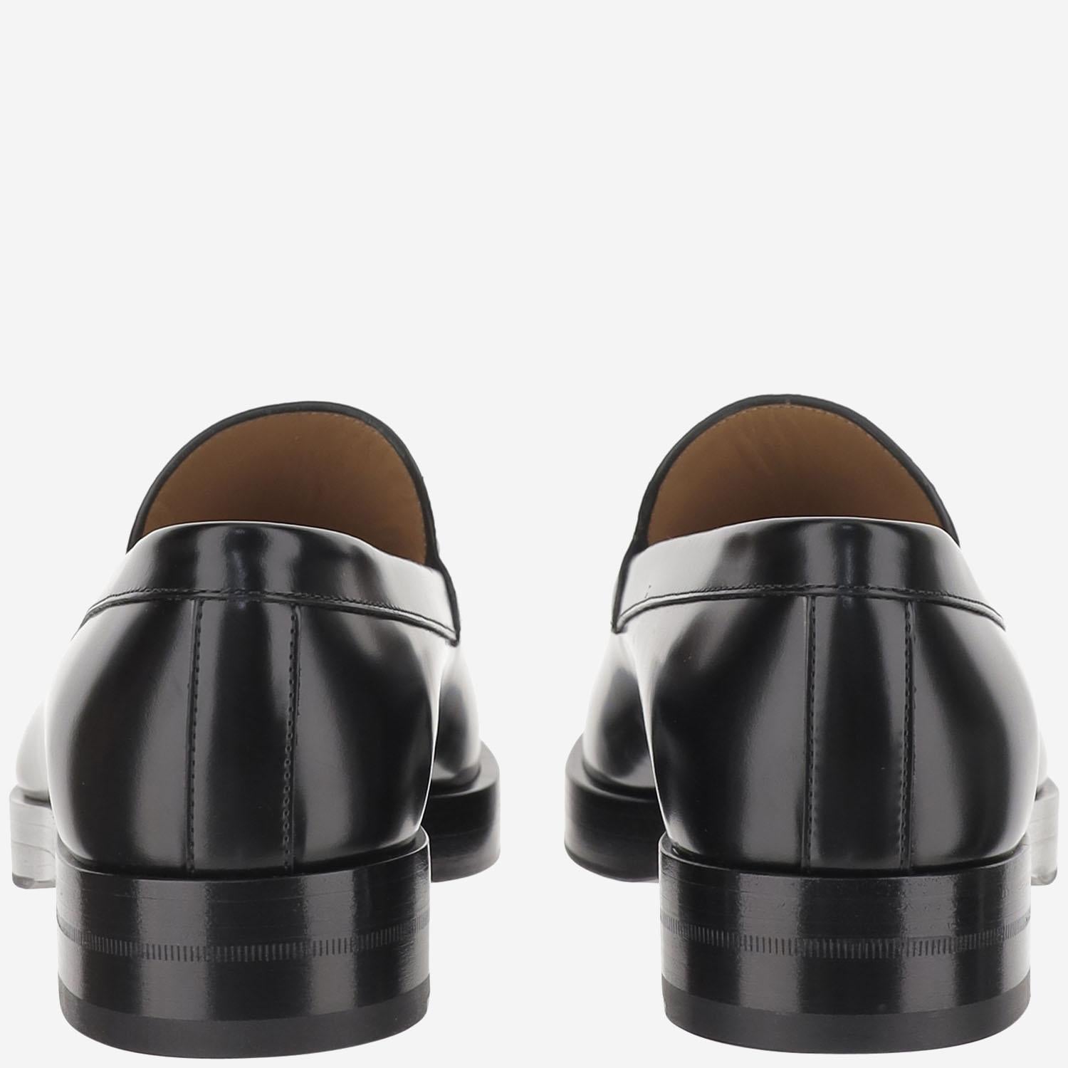 Mocassino in pelle con morsetto 812133 AAEAK1000 GUCCI