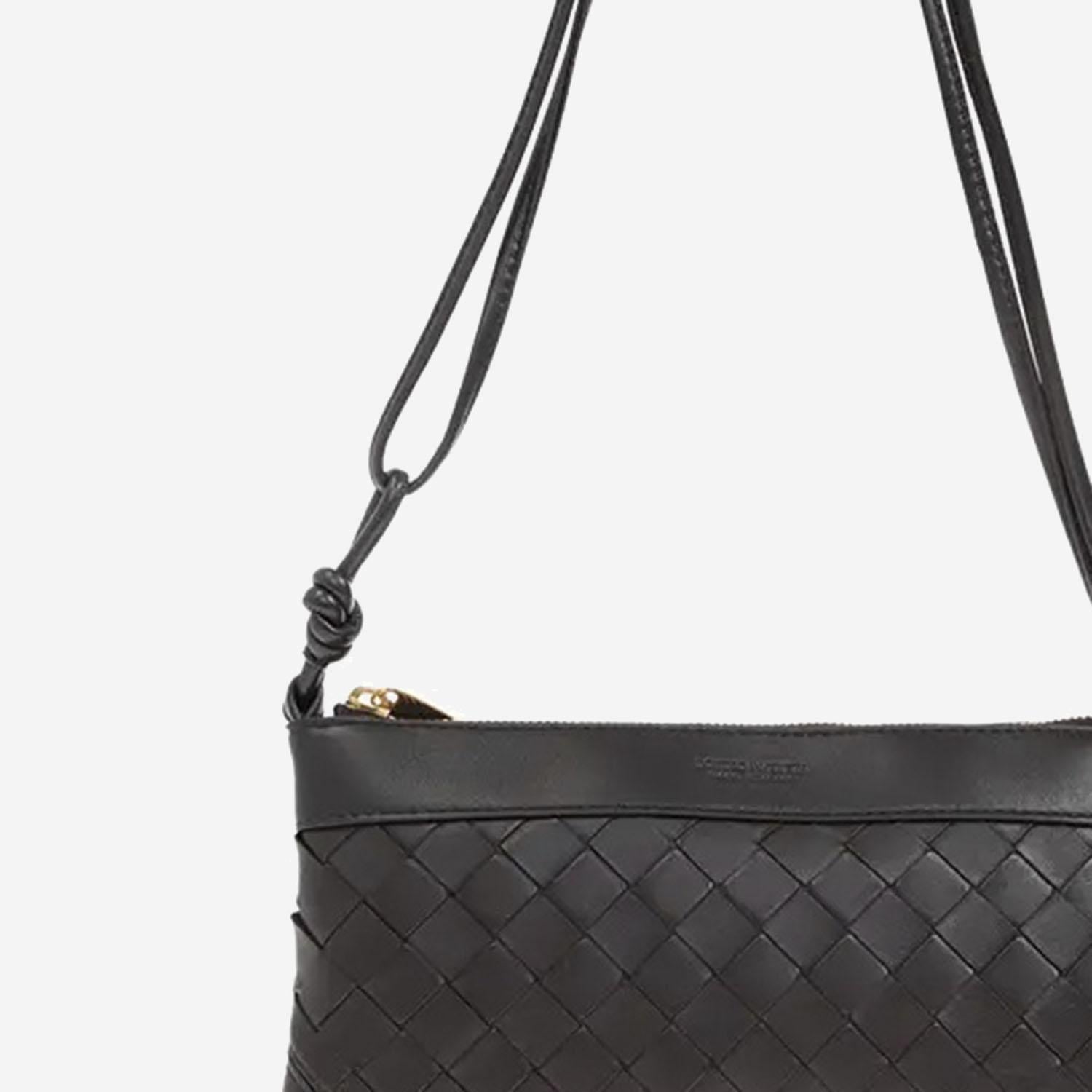 BORSA A SPALLA IN PELLE 837574 VCPP12132 BOTTEGA VENETA