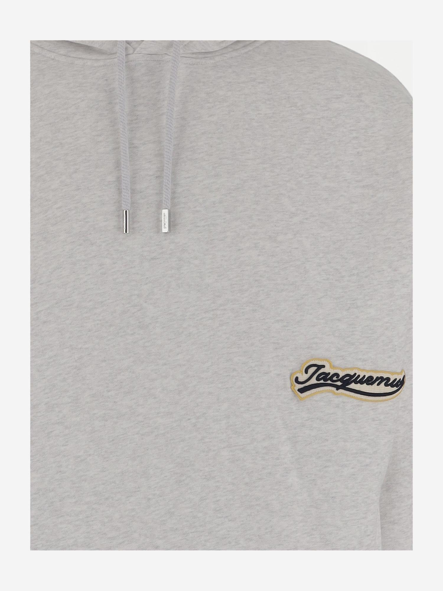 FELPA IN COTONE CON LOGO HOM00415AJ00126 9FI JACQUEMUS