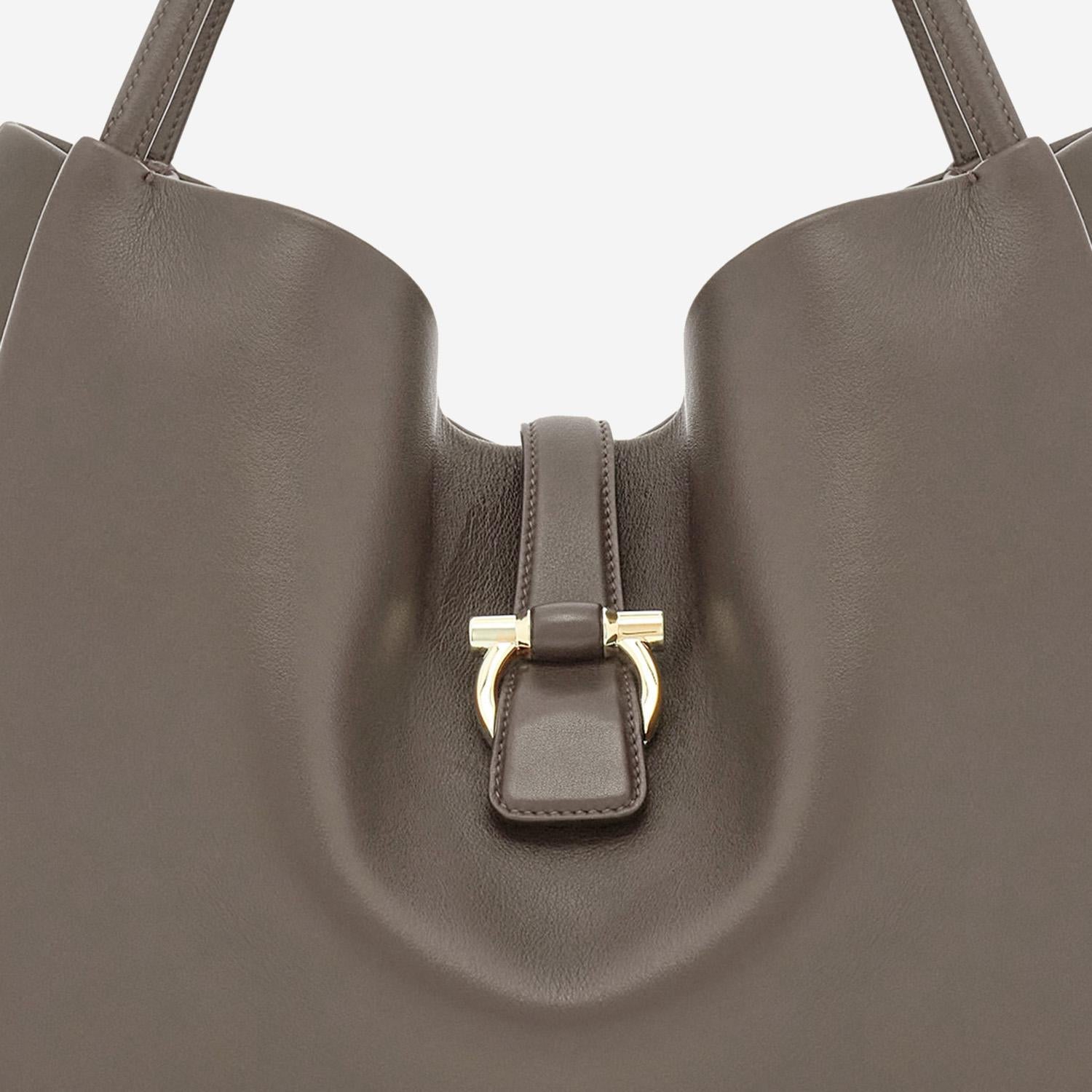 BORSA A SPALLA IN PELLE 219804 001NERO SALVATORE FERRAGAMO