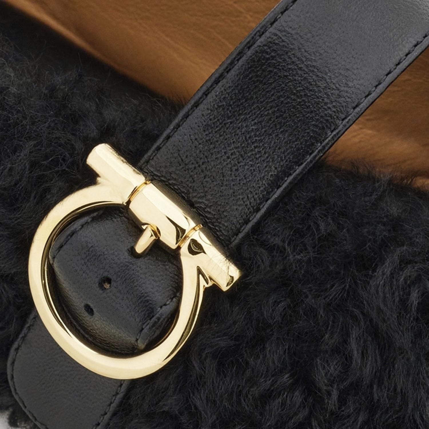 Ballerine ornamento Gancini in shearling 01K586 001NERONEROBISCOTTO SALVATORE FERRAGAMO