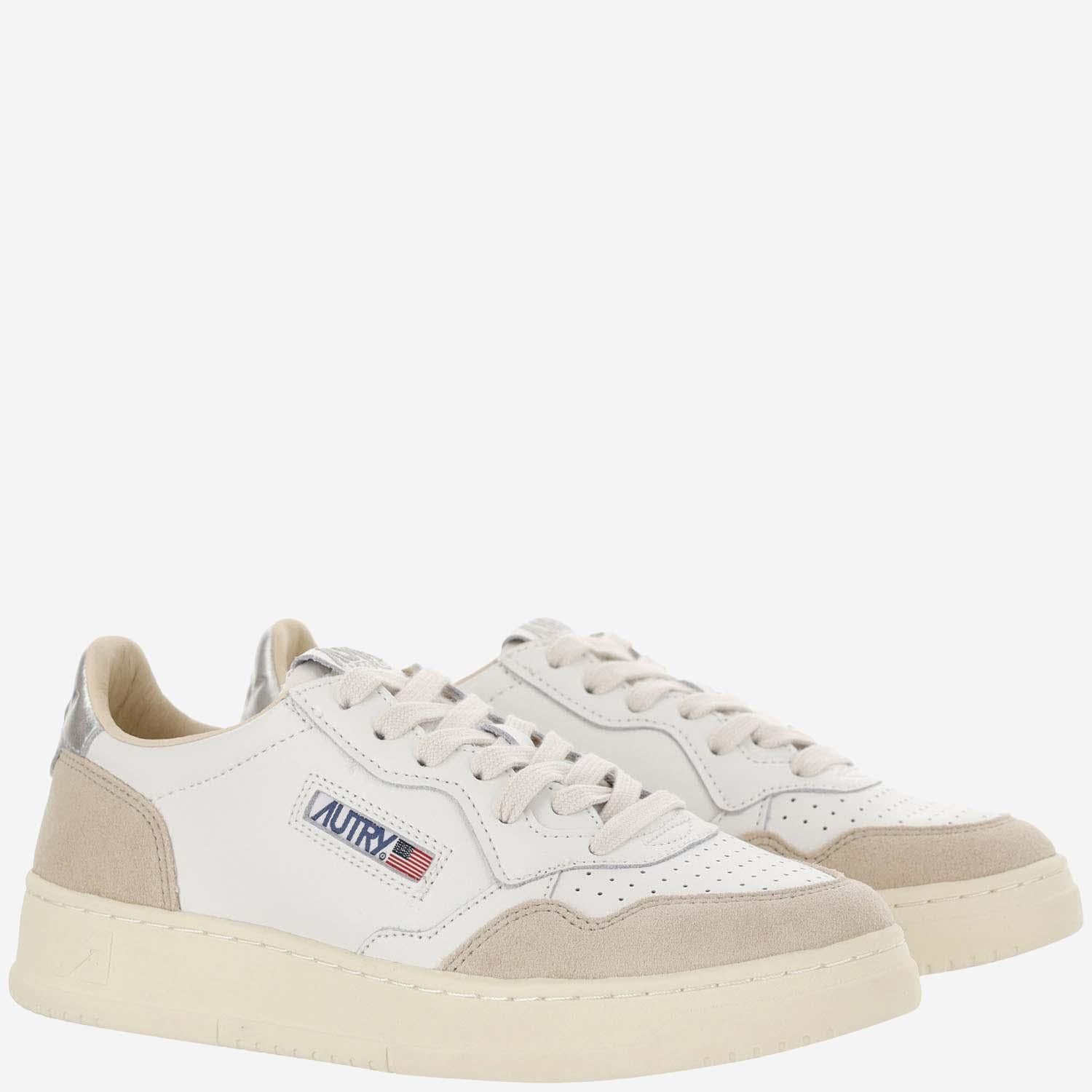 SNEAKERS MEDALIST LOW IN PELLE AULWLS74 WHTSILVER AUTRY