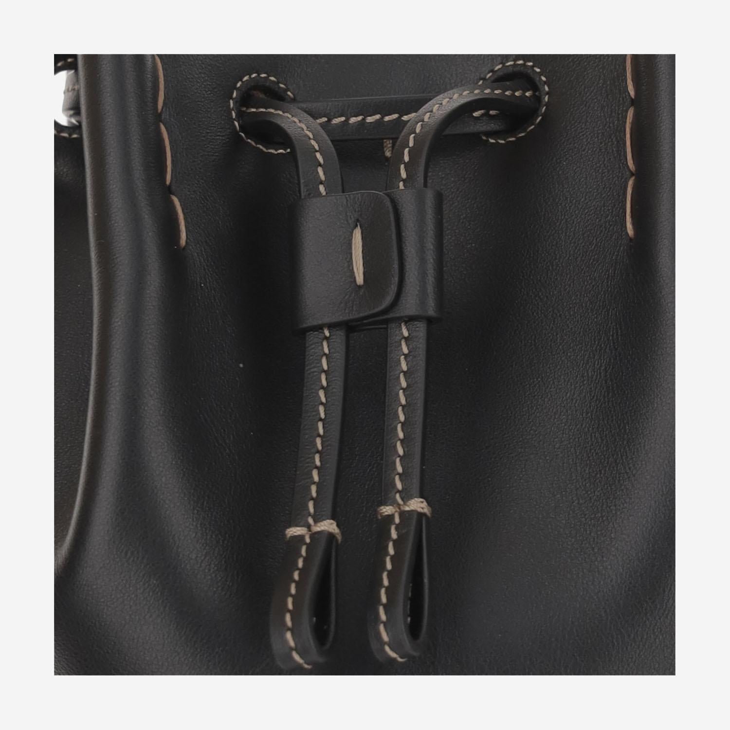 BORSA PICCOLA A SECCHIELLO IN PELLE XBWBUZK0100UPP B999 TODS