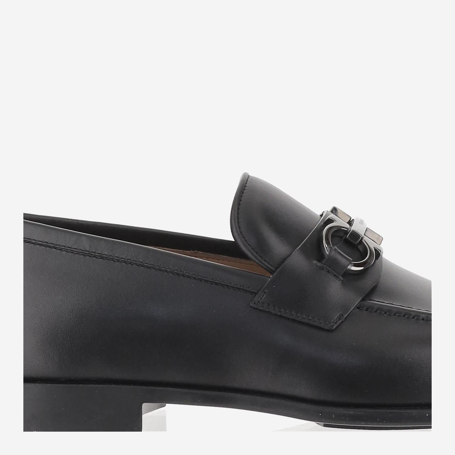 MOCASSINI GANICINI IN PELLE FOSTER 003NERONEWBISCOTTONEWBISCOTTO SALVATORE FERRAGAMO
