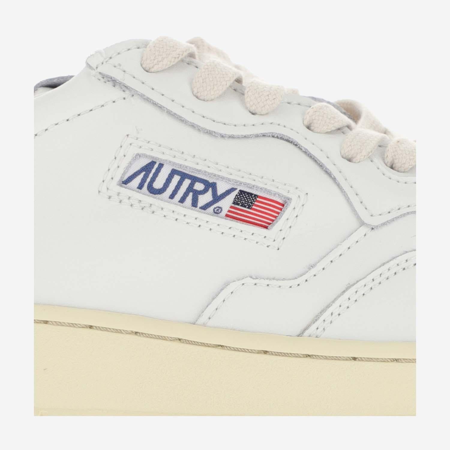 SNEAKERS MEDALIST LOW AULMLL47 WHTMOUNTAIN AUTRY
