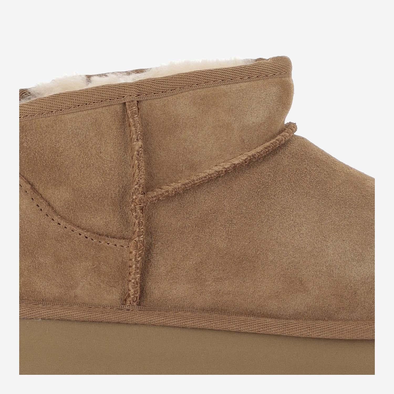 STIVALETTI CON PLATEAU CLASSIC ULTRA MINI 1135092 CHE UGG