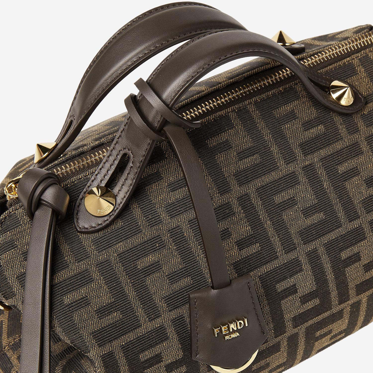 Borsa By The Way Soft Medium 8BL155 AFPMF1GL7 FENDI