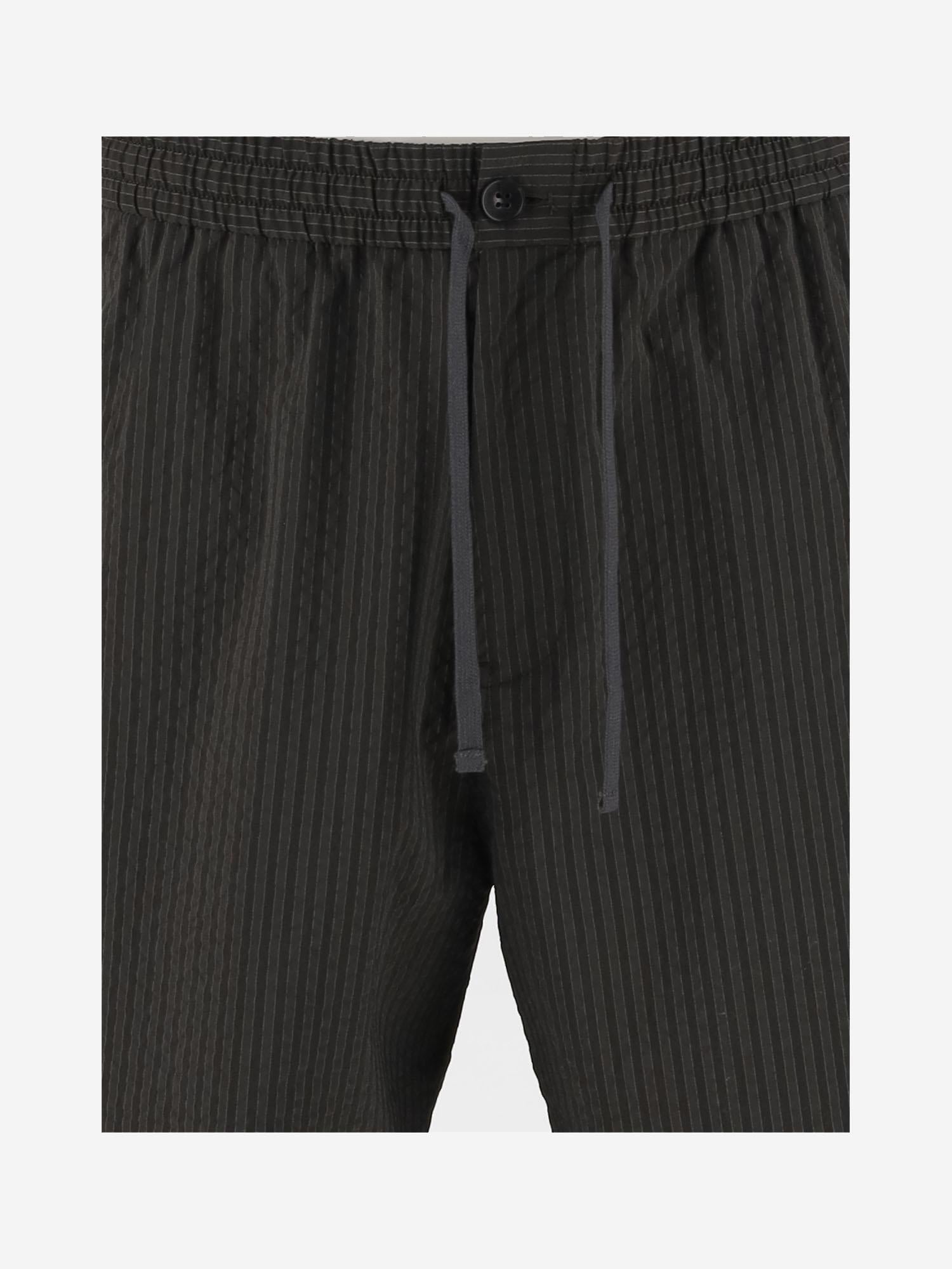 Pantaloni corti in seersucker a righe OM01406WC5032 P391 MAISON KITSUNE