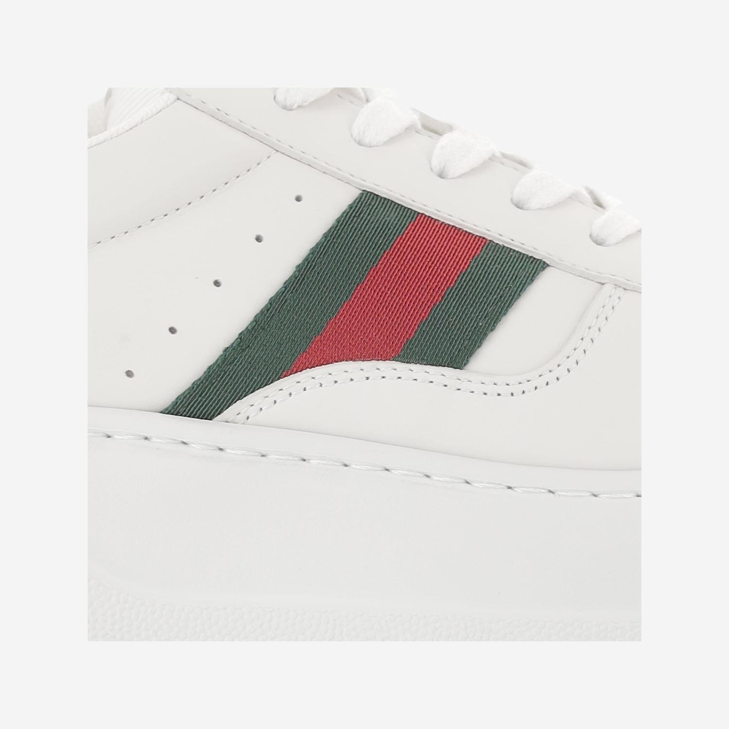 Sneakers con suola oversize 848317 UPG409064 GUCCI