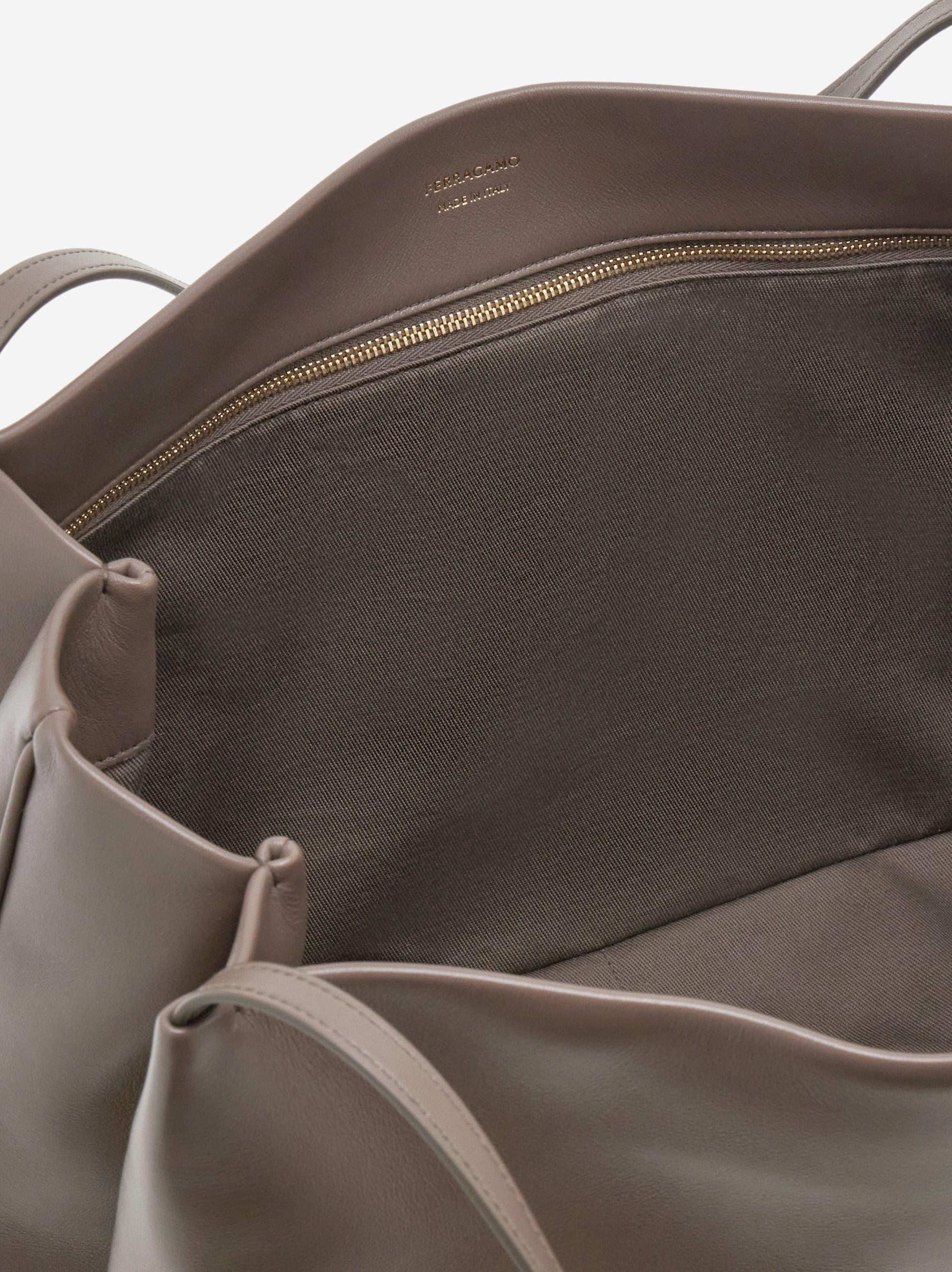 BORSA A SPALLA IN PELLE 219804 001NERO SALVATORE FERRAGAMO