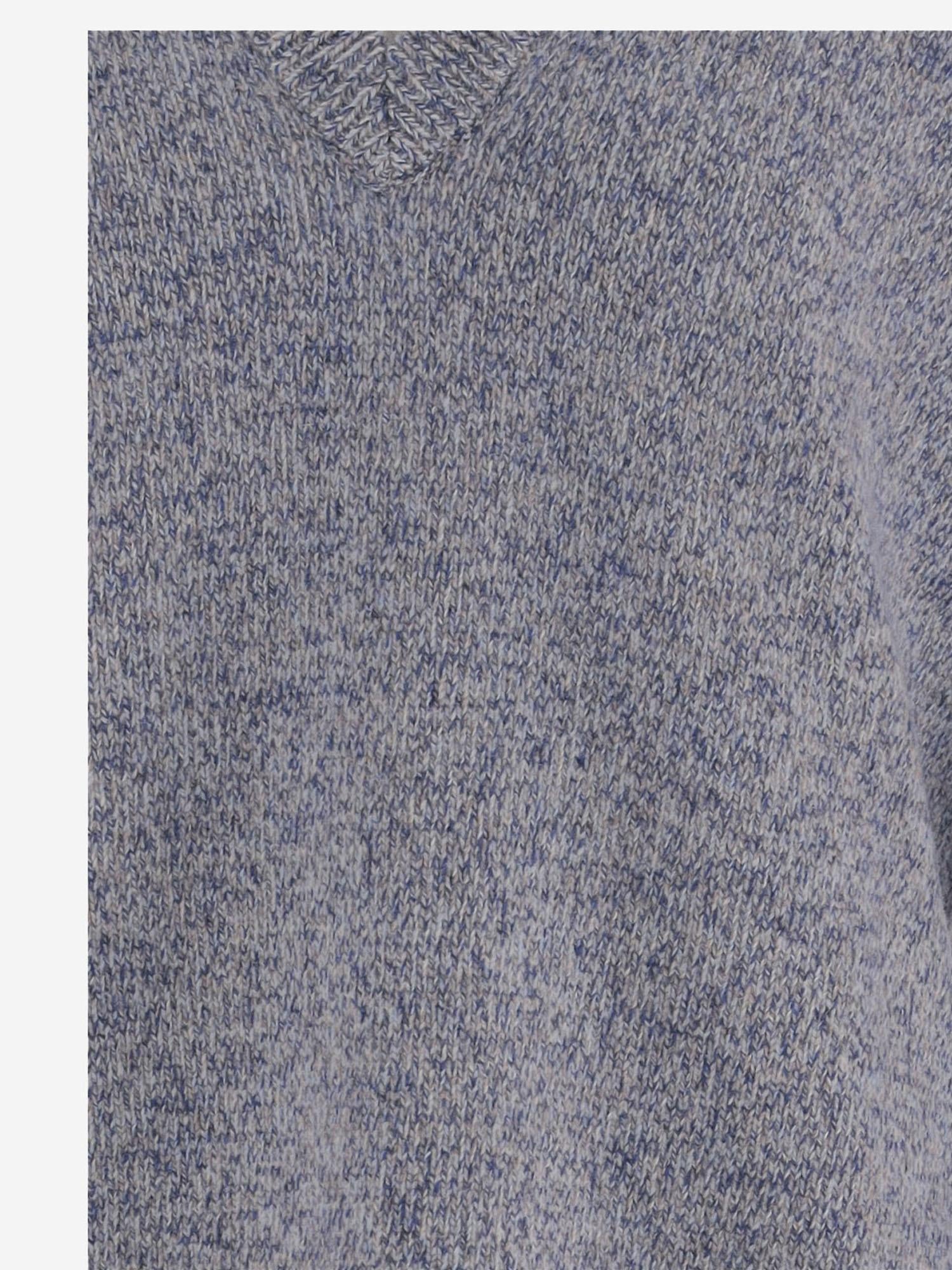 MAGLIONE IN LANA CON SCOLLO A V 3388D690 12096 ASPESI