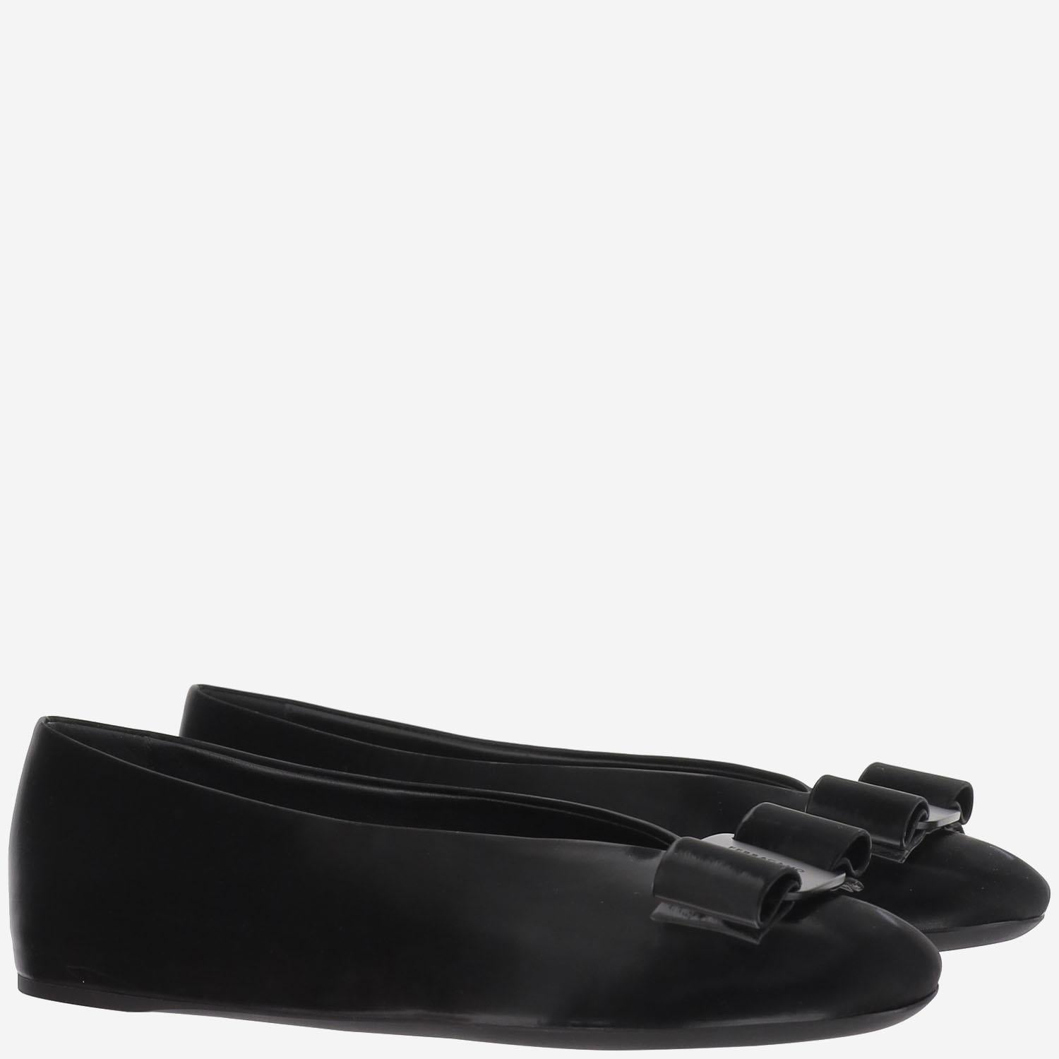 BALLERINE FIOCCO IN PELLE VANNAI 001NERO SALVATORE FERRAGAMO