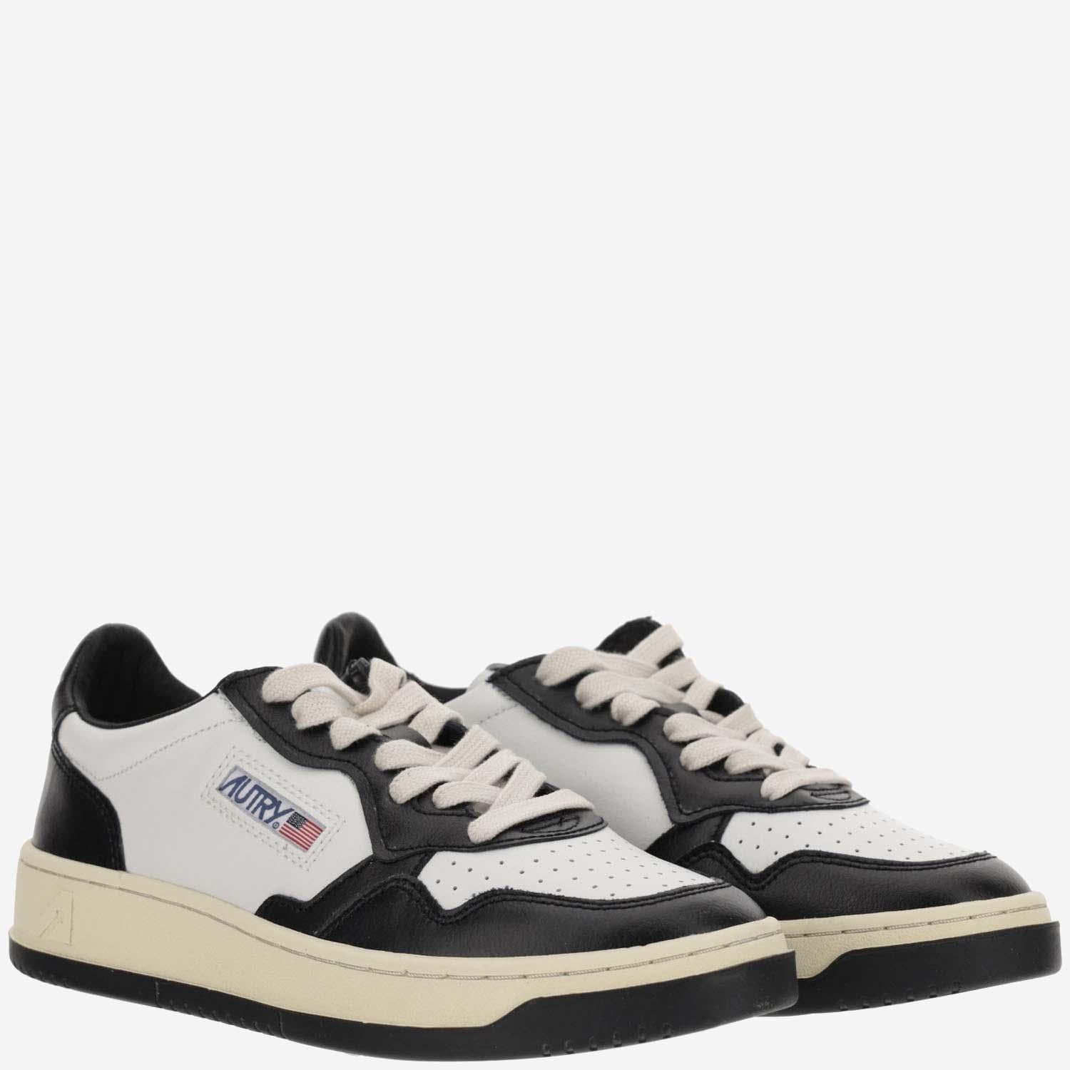 SNEAKERS MEDALIST COLOR-BLOCK AULWWB01 WHTBLK AUTRY