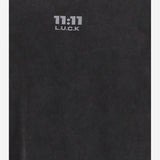 T-SHIRT IN COTONE CON STAMPA LOGO 1111LUCKBASICTEE BLACK 11:11 L.U.C.K. 