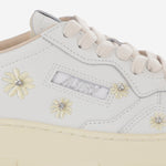 SNEAKERS MEDALIST LOW IN PELLE AULWWE01 LEAEMBFLOWWHTRUT AUTRY 