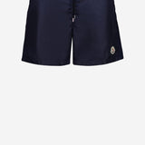 SHORTS DA BAGNO CON PATCH LOGATO 2C00004 53326743 MONCLER 