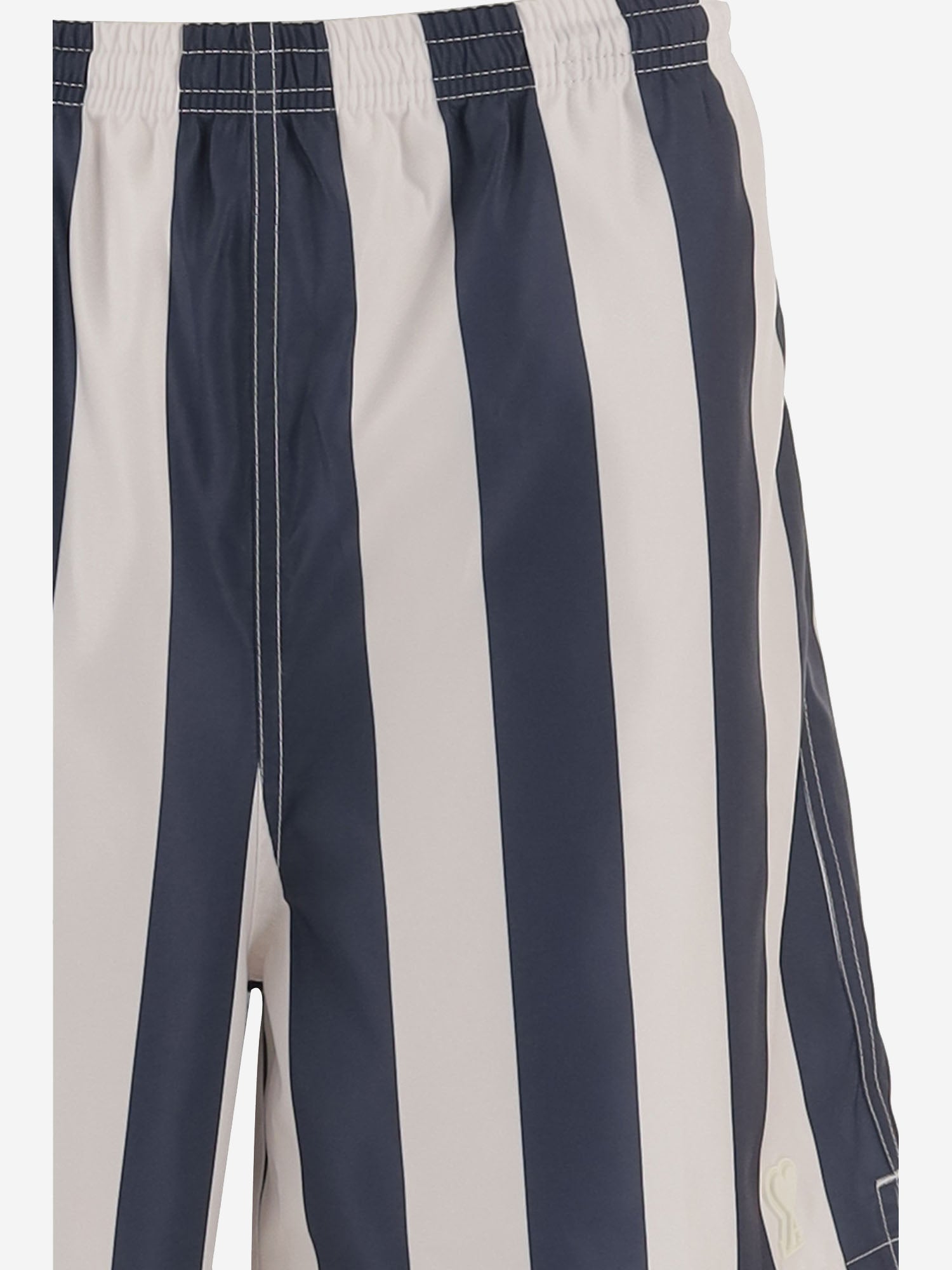 SHORTS DA BAGNO LUNGHI A RIGHE HBW316AW0027 A027 AMI 