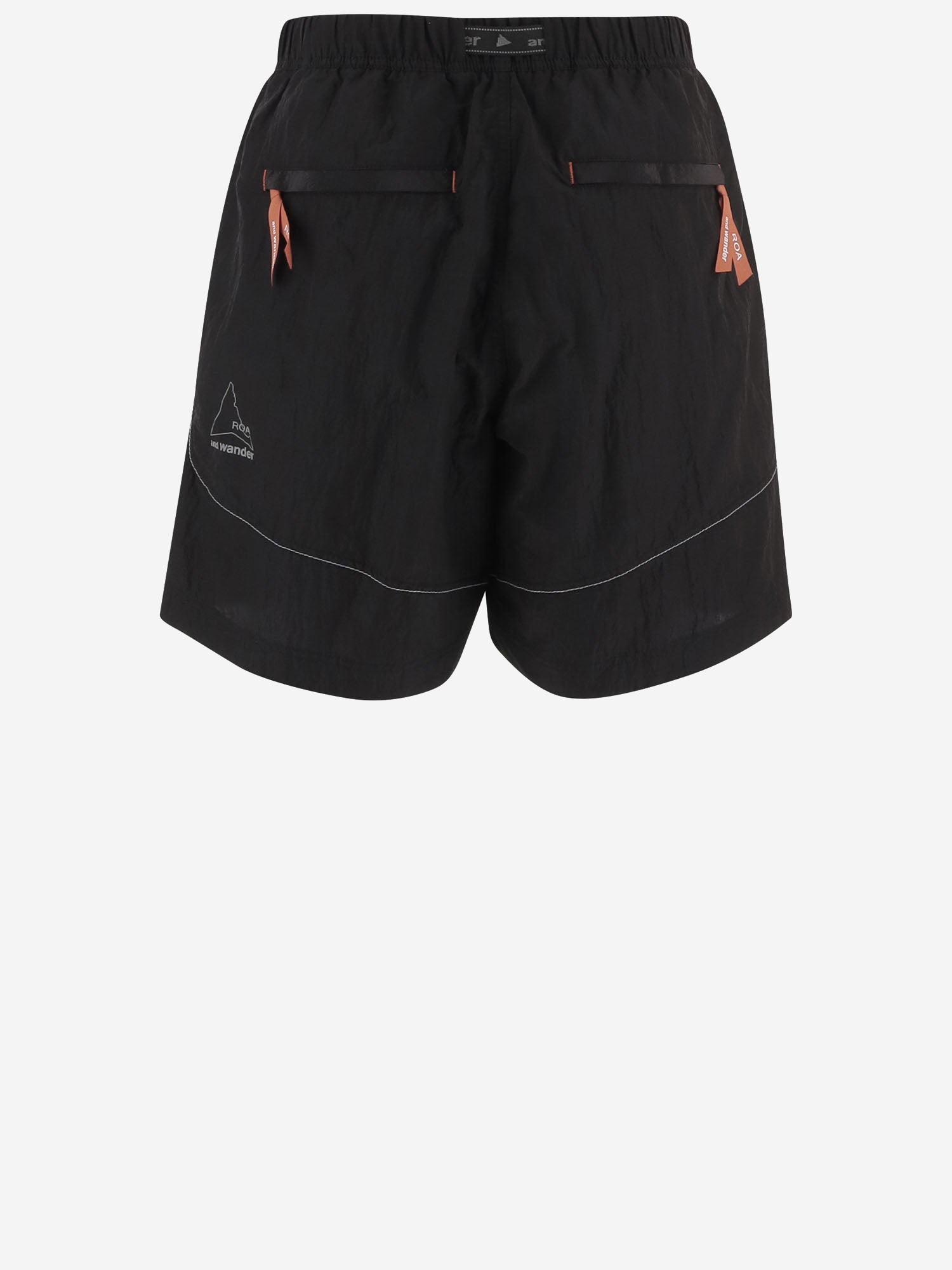 PANTALONI CORTI IN NYLON 5746182511 010 AND WANDER 