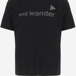 T-shirt in cotone con logo lettering 5746184074 010 AND WANDER 