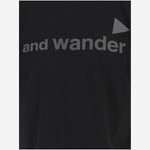 T-shirt in cotone con logo lettering 5746184074 010 AND WANDER 