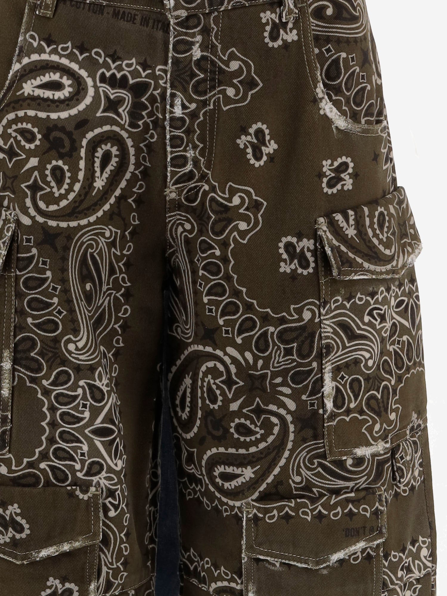 JEANS CORTI IN COTONE CON MOTIVO BANDANA DAM26B02 ARMY DONT @ ME 