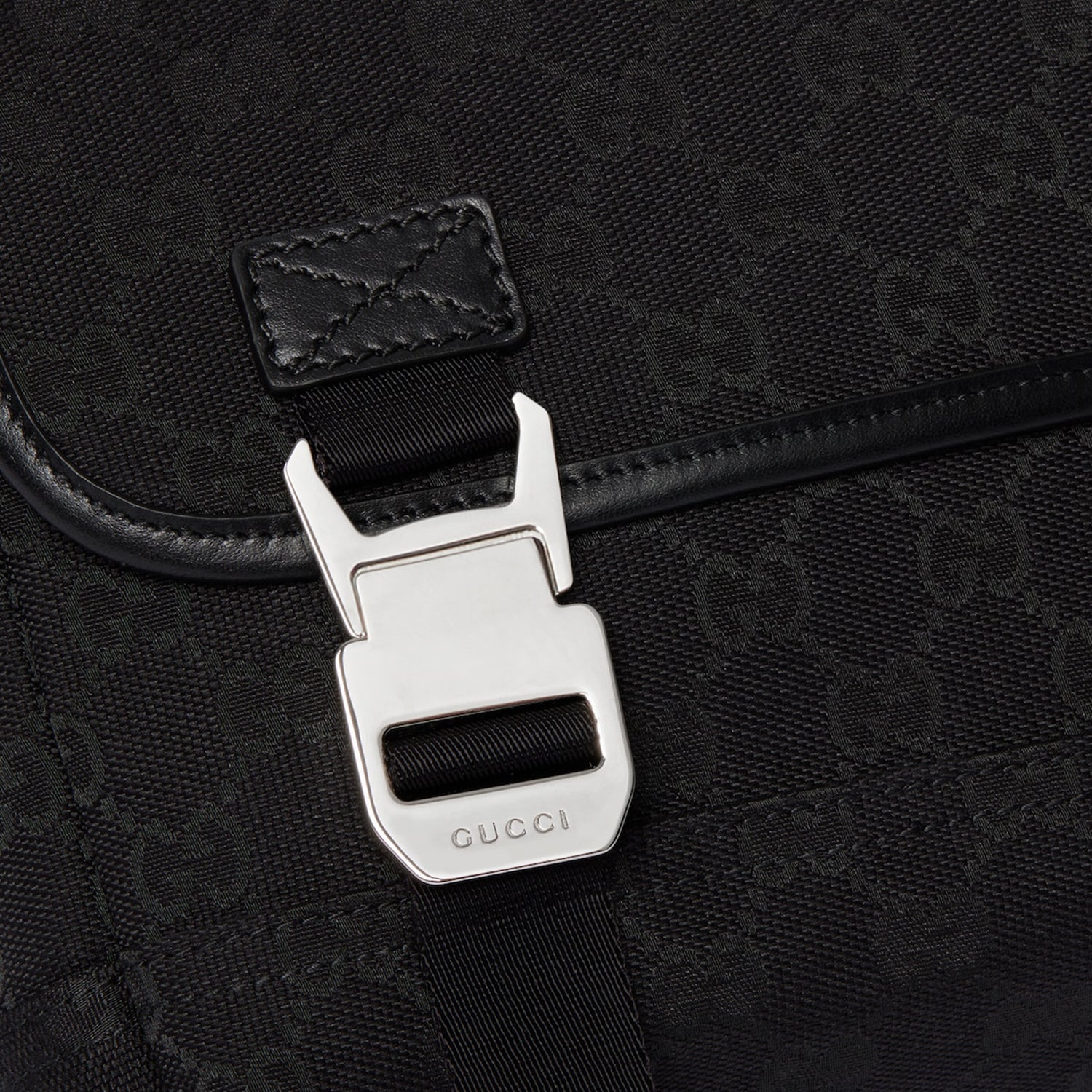 BORSA A TRACOLLA IN TESSUTO GG 854745 FAE8V1000 GUCCI 