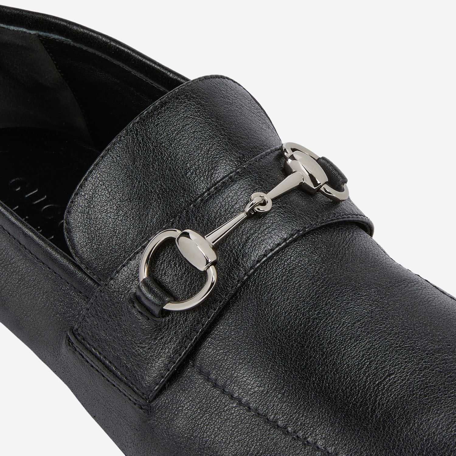 MOCASSINI IN PELLE CON MORSETTO 867507 AAGEH1000 GUCCI 