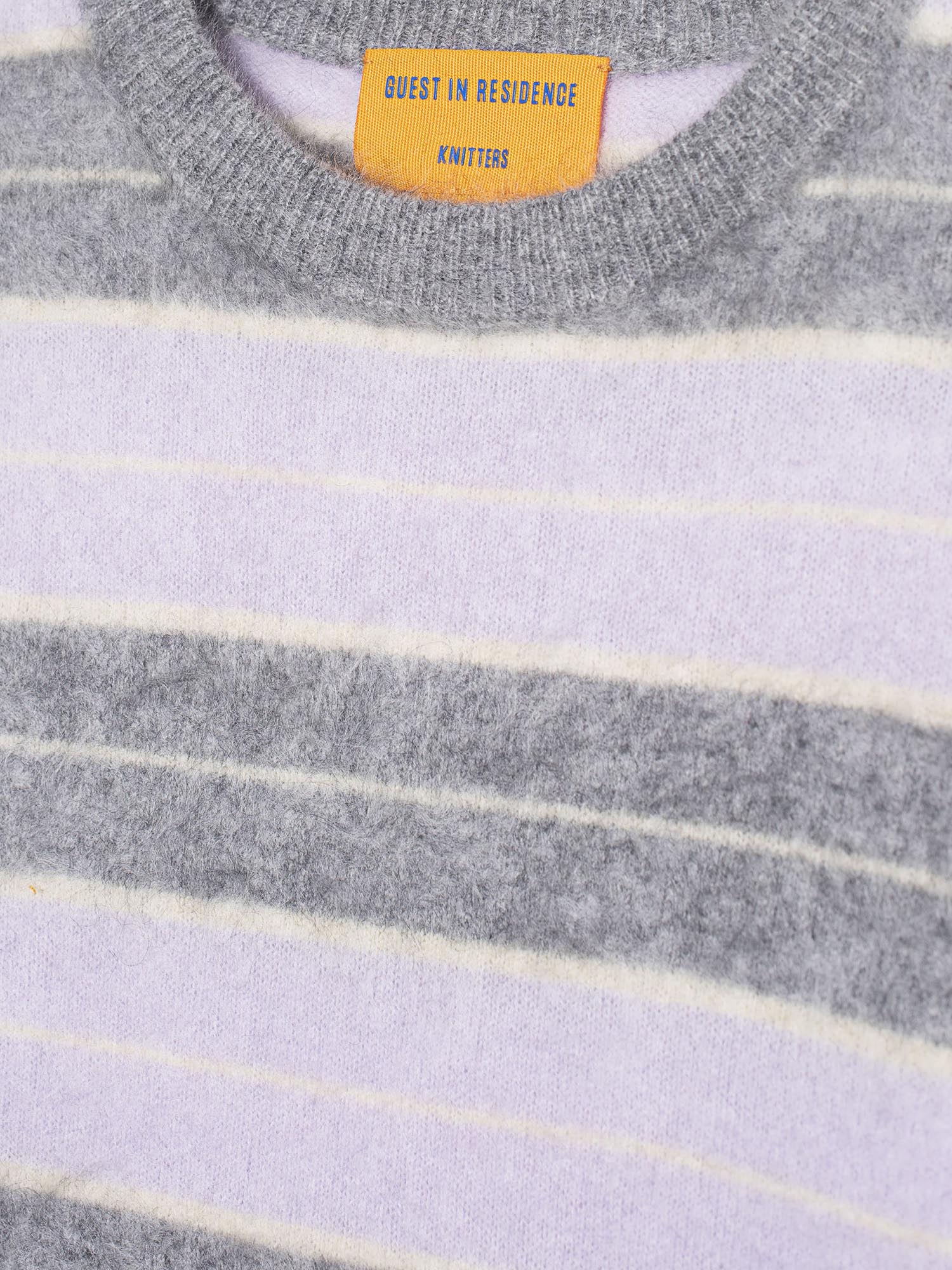 MAGLIONE IN CASHMERE CON MOTIVO A RIGHE W37910JM DUSCO GUEST IN RESIDENCE 