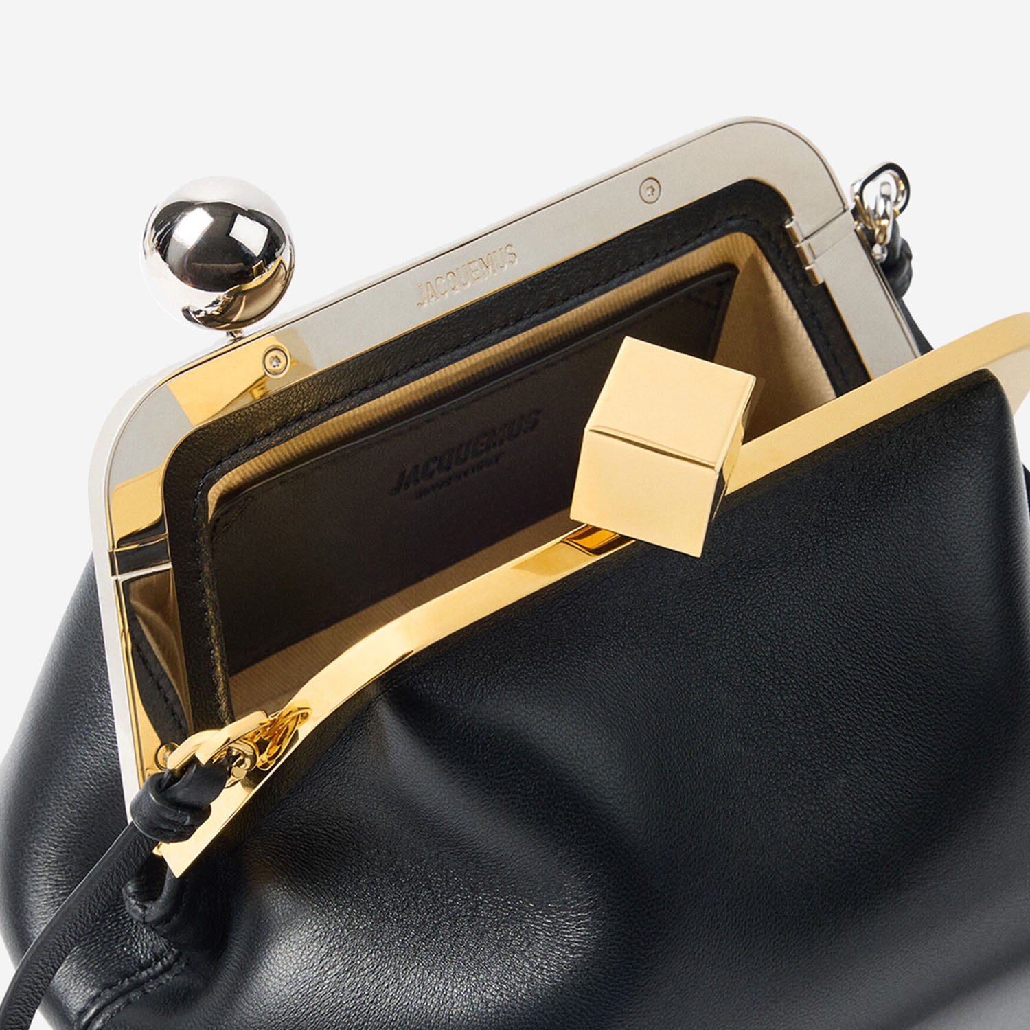 BORSA BERLINGOT IN NAPPA BAW00451AC27L14 990 JACQUEMUS 