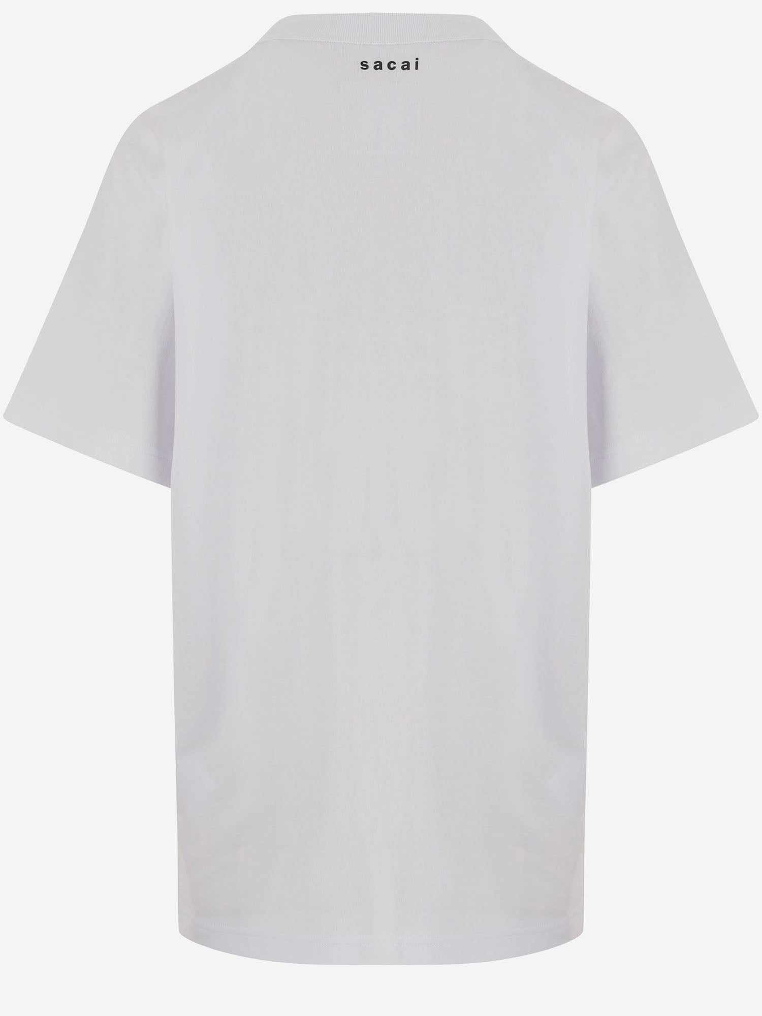 T-SHIRT IN COTONE CON STAMPA 2601147S 101 SACAI 