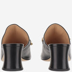 MULES IN PELLE CON CHARMS CHC25A11ERI 001 CHLOE 