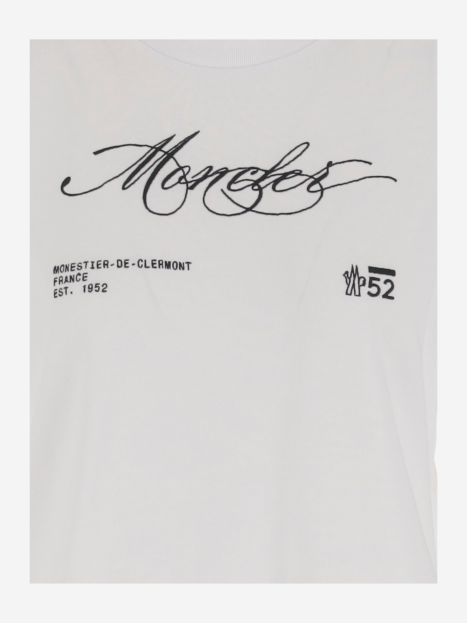 T-SHIRT IN COTONE CON LOGO 8C00012 89AUG00A MONCLER 