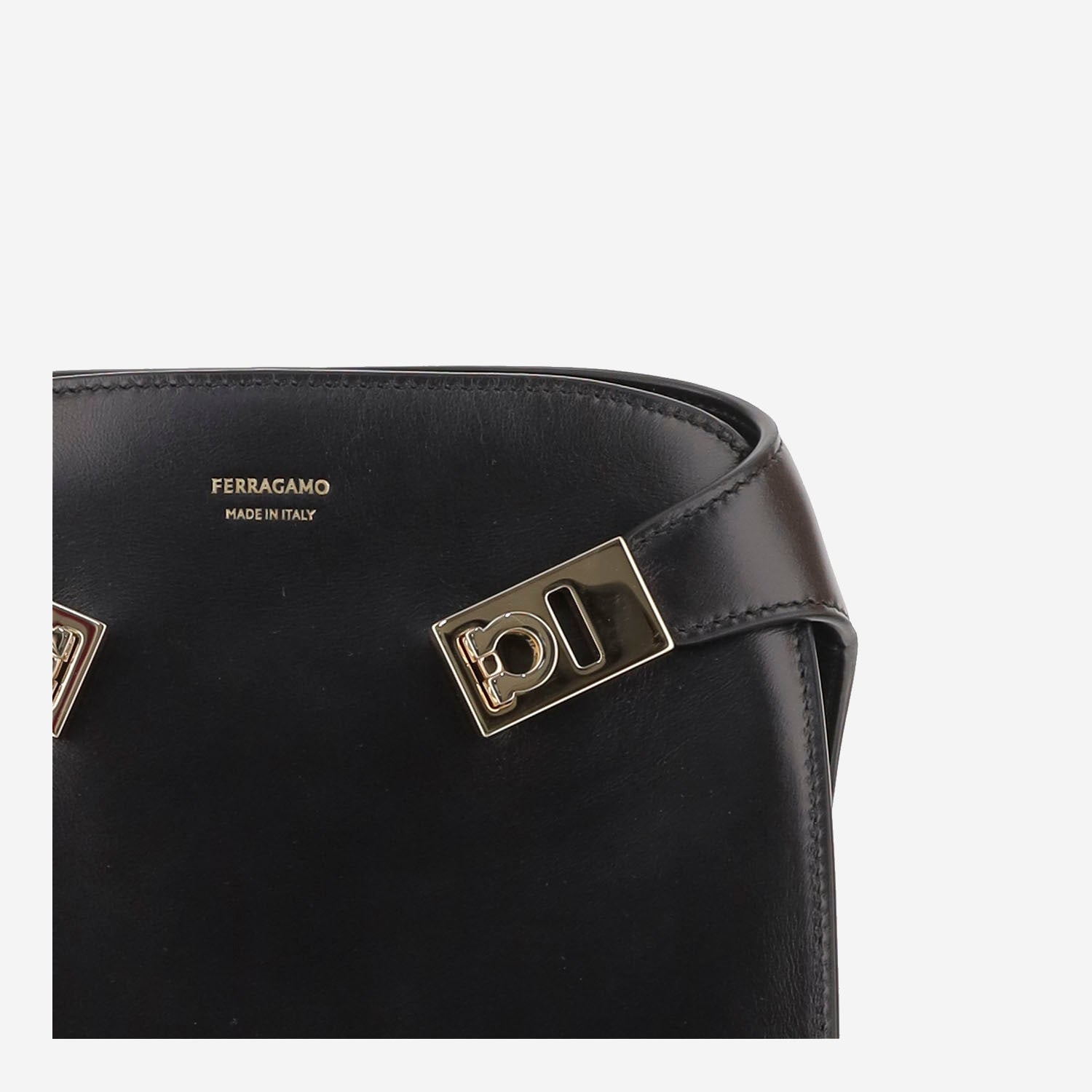 BORSA HUG BB IN PELLE 21A445 001NERONERO SALVATORE FERRAGAMO 