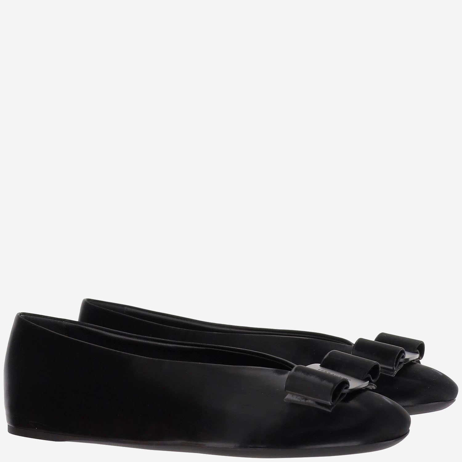 BALLERINE FIOCCO IN PELLE VANNAI 001NERO SALVATORE FERRAGAMO 