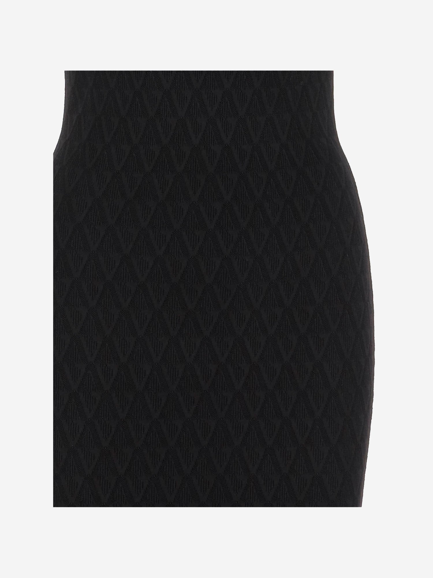 ABITO IN MAGLIA CON TEXTURE A V JACQUARD STRETCH 1011396 1A159781B000 VERSACE 