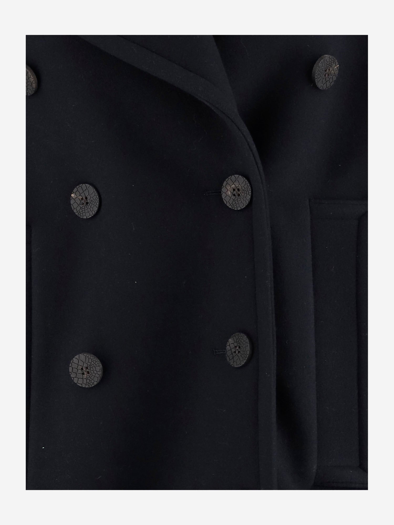 <BR/>Giacca Doppio petto IN LANA vergine<BR/><BR/><BR/><BR/><BR/><BR/><BR/><BR/><BR/><BR/><BR/><BR/><BR/><BR/><BR/> COW00103AW00429 390 JACQUEMUS 